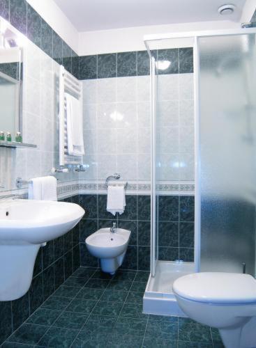 Triple Room,758061928:JPEG