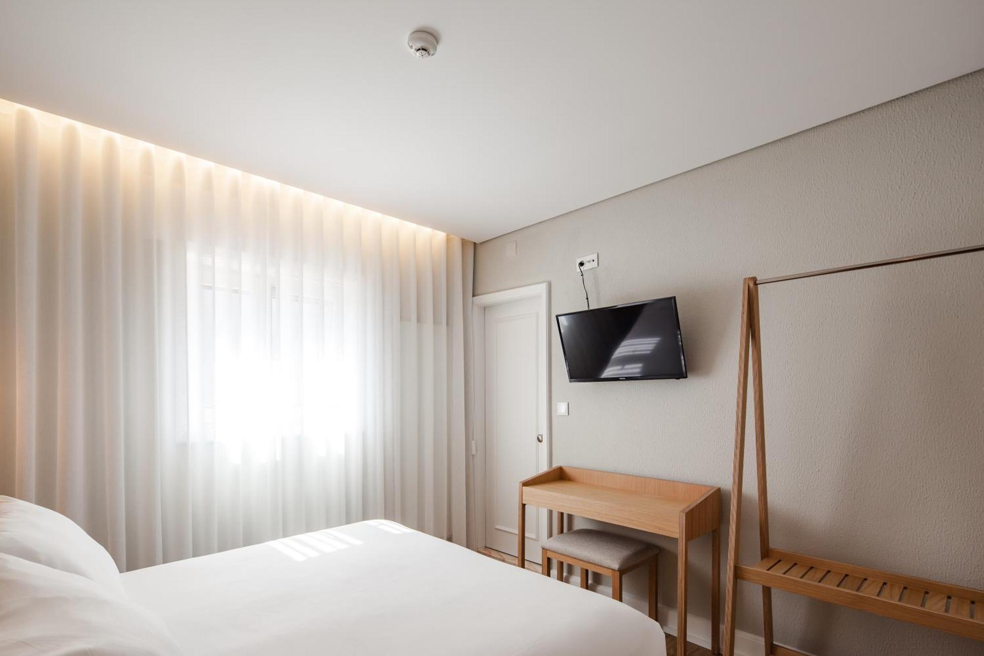 Superior Double or Twin Room,1209319474:JPEG