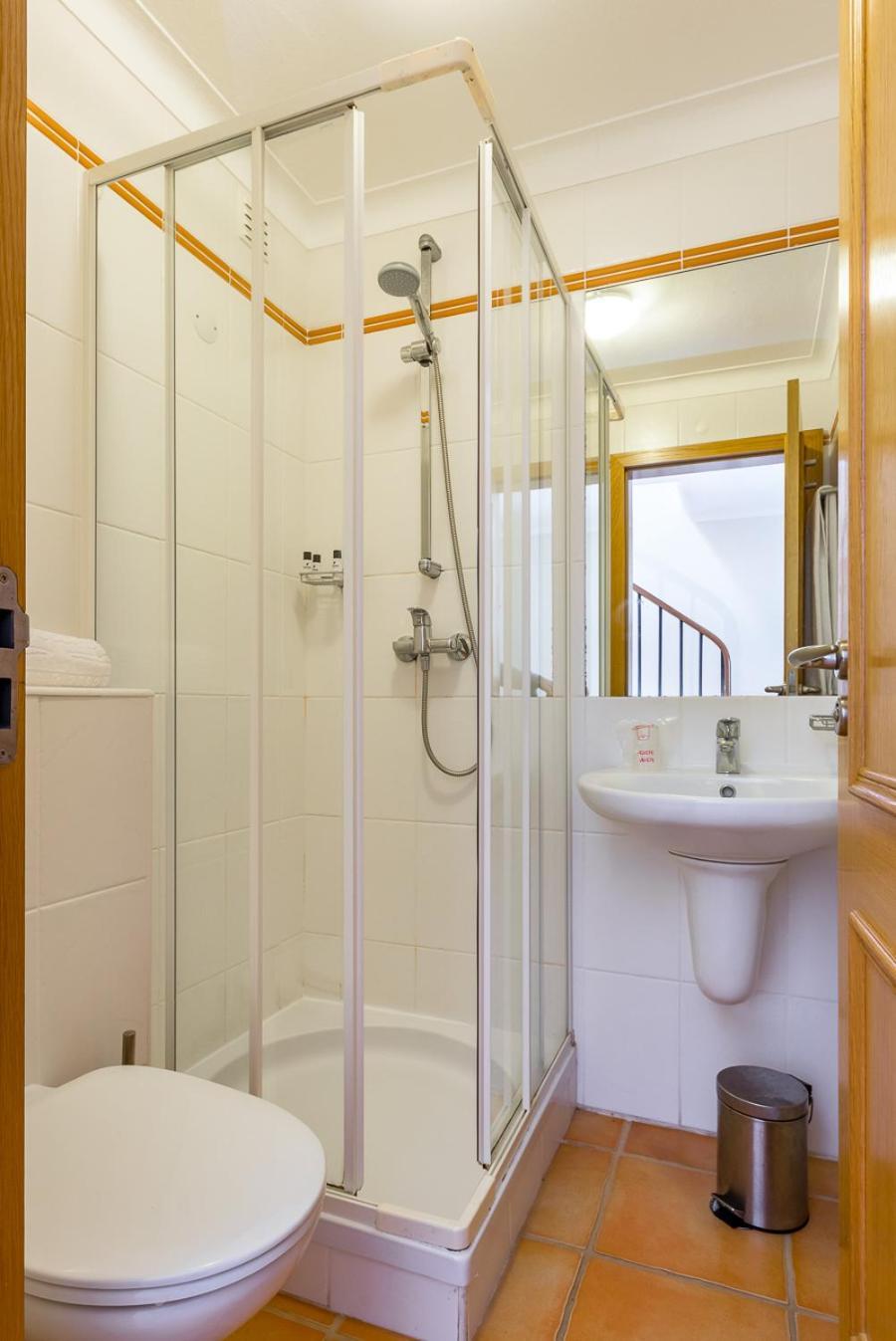 Standard Two-Bedroom Apartment,1580273101:JPEG