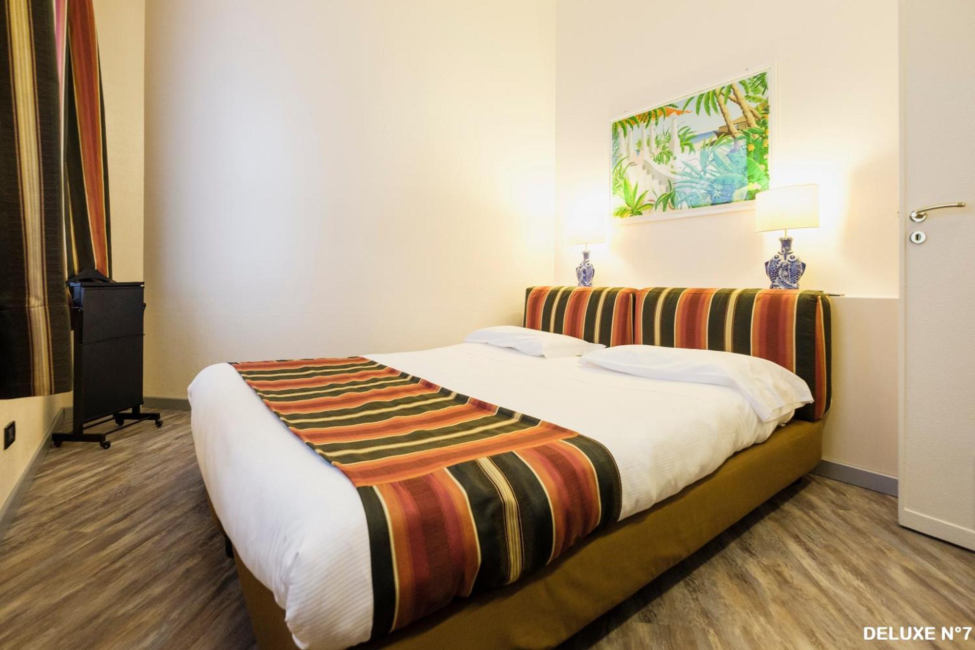 Deluxe One-Bedroom Apartment