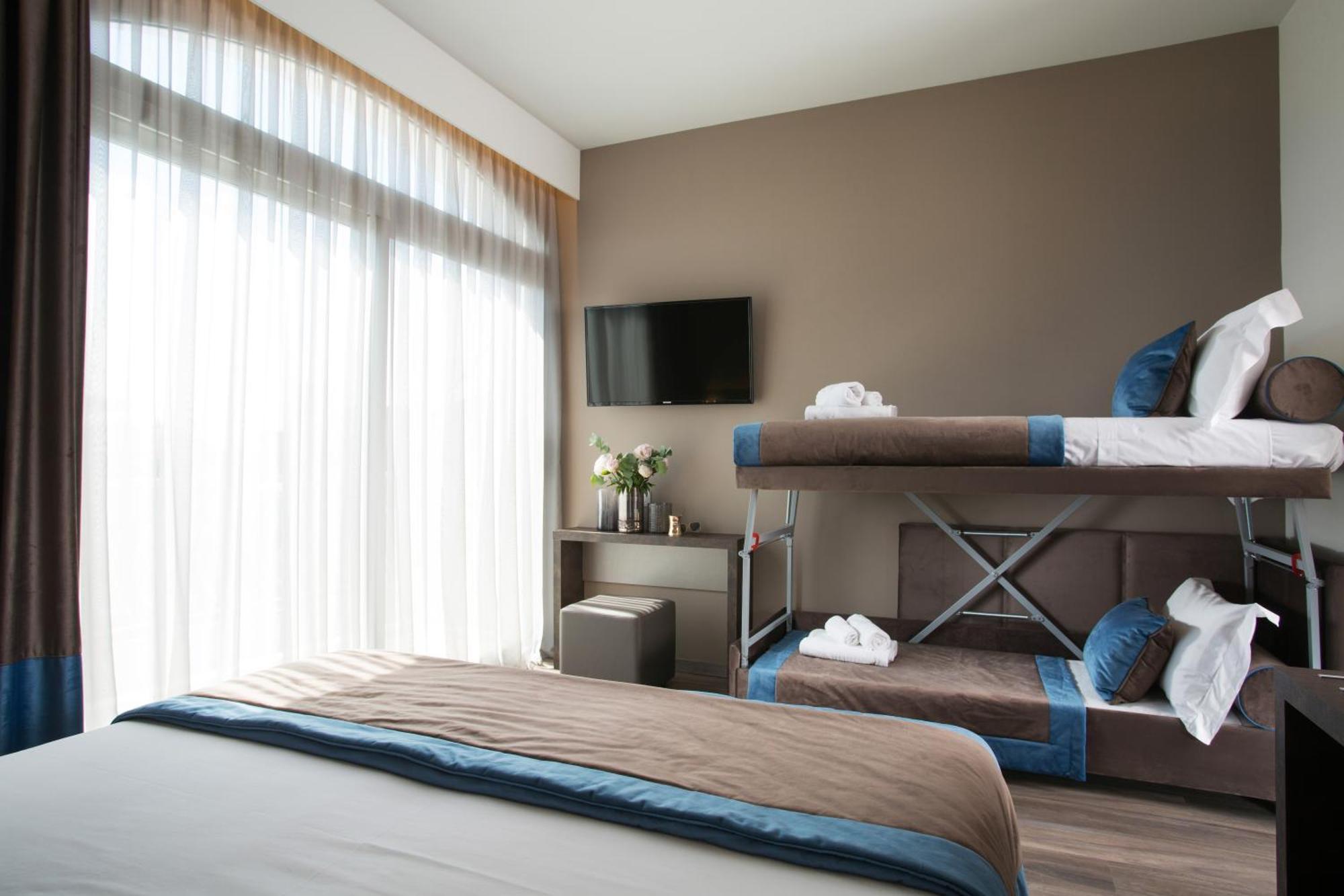Deluxe Triple Room