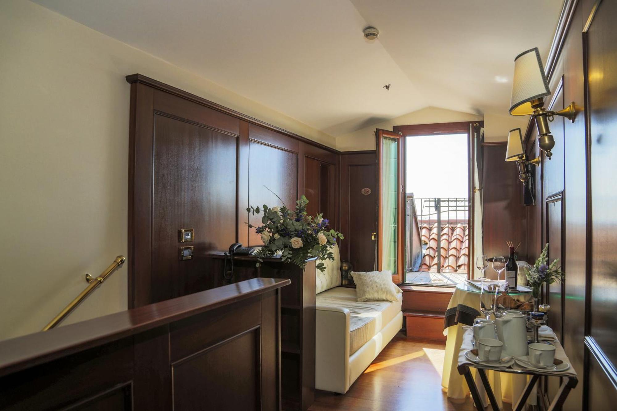 Suite Terrace Lagoon View