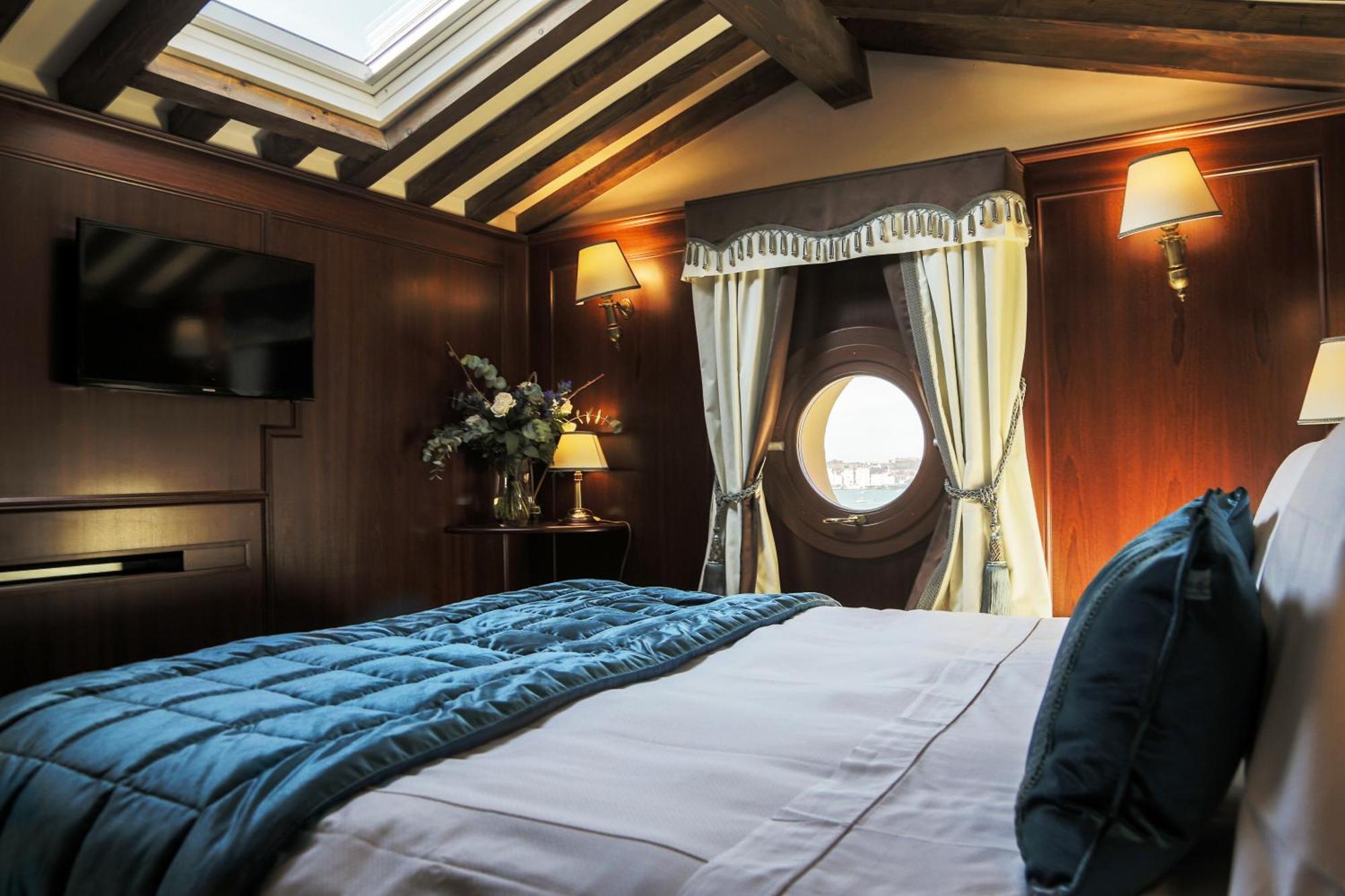 Suite Terrace Lagoon View