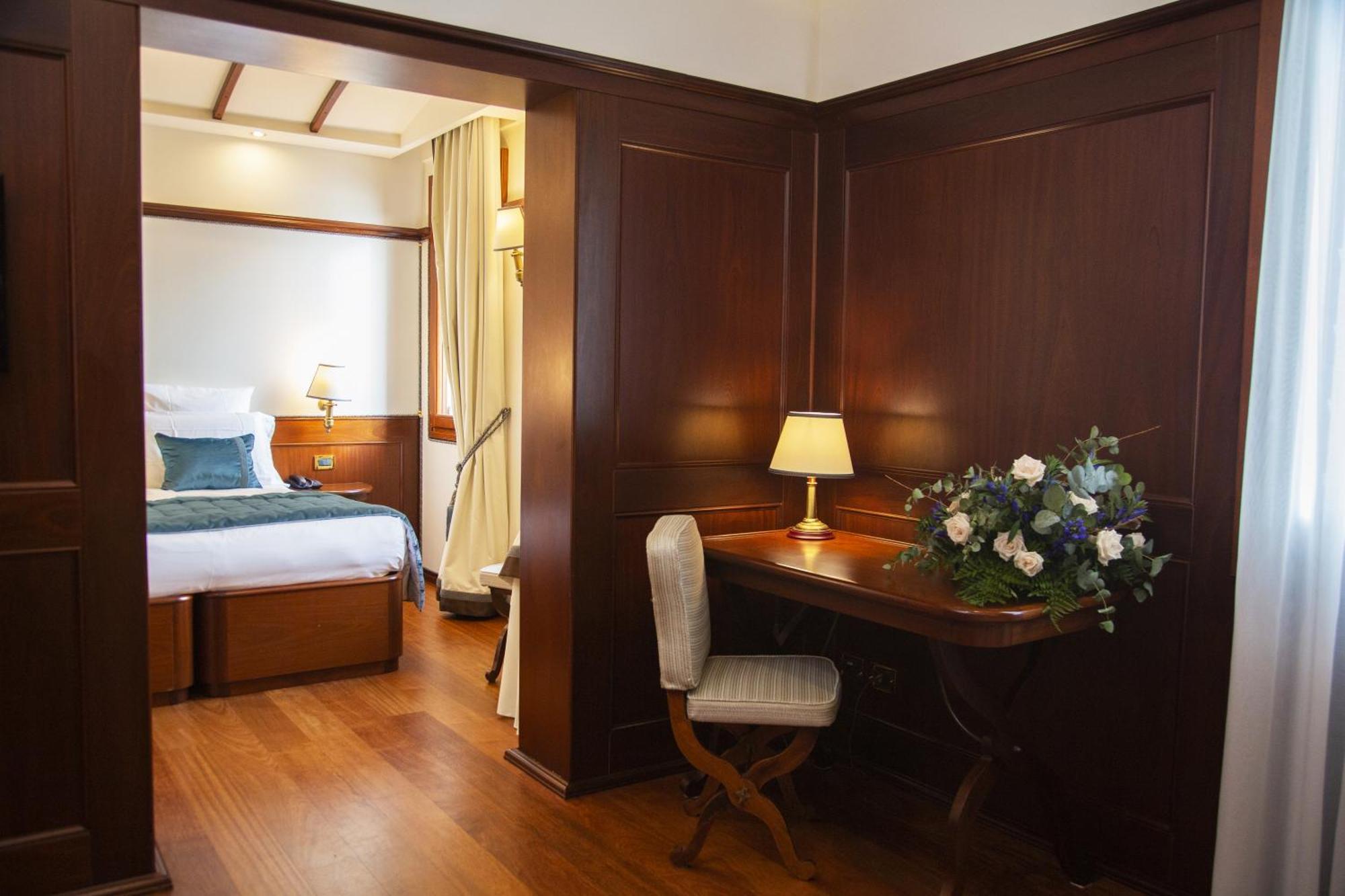 Junior Suite Lagoon View