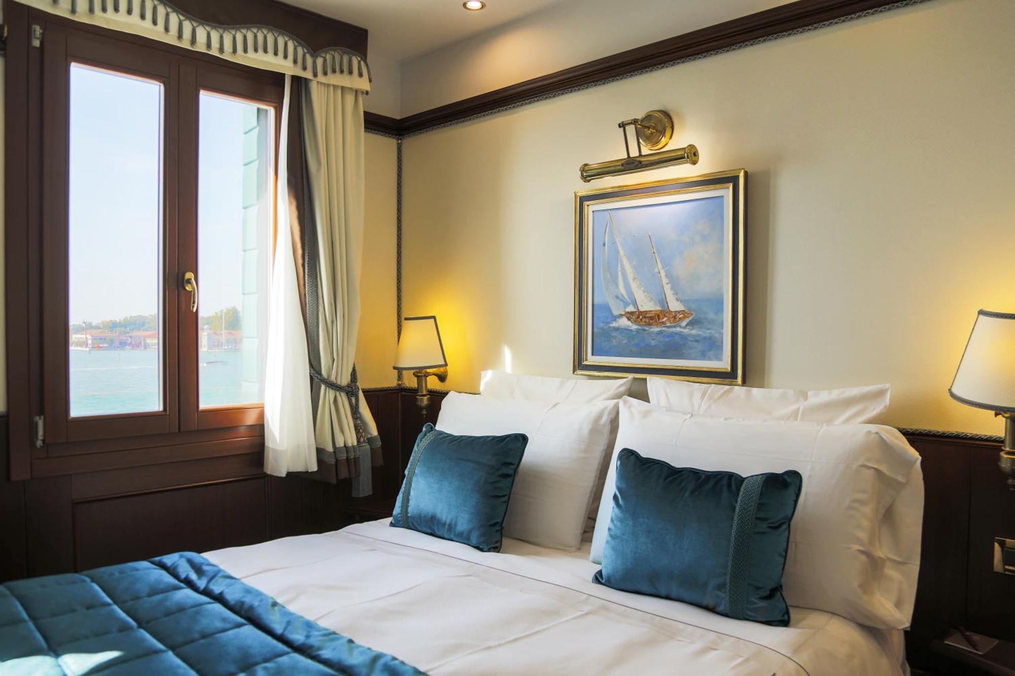 Junior Suite Lagoon View
