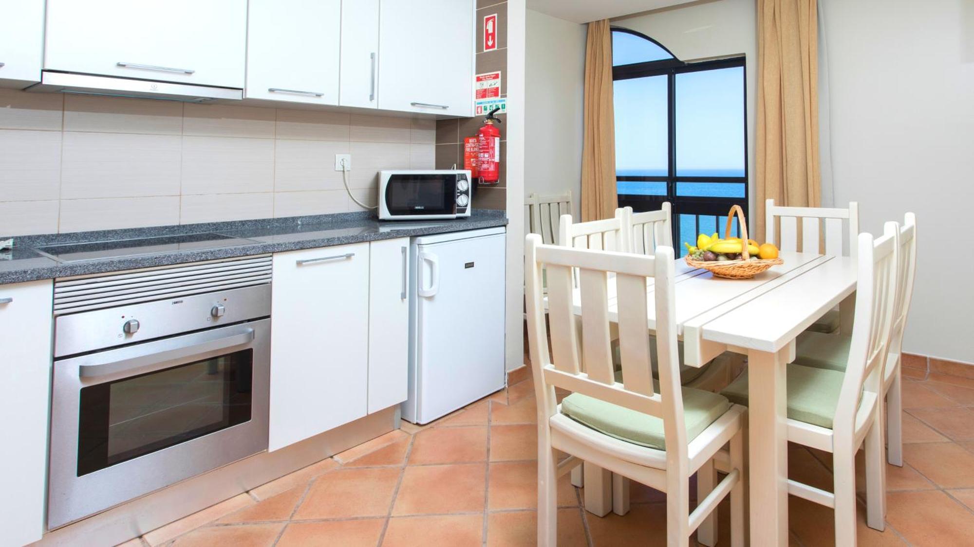 Three-Bedroom Apartment Sea View