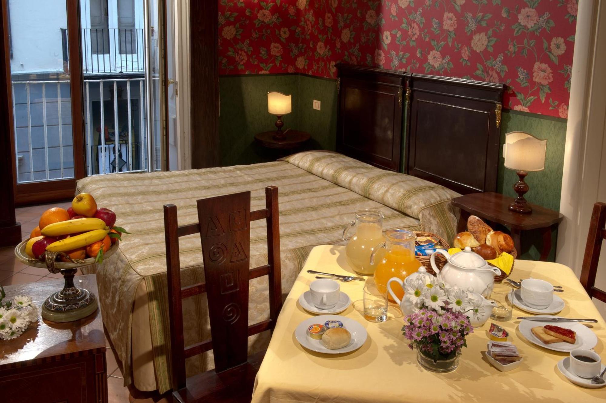 Triple Room,682041615:JPEG