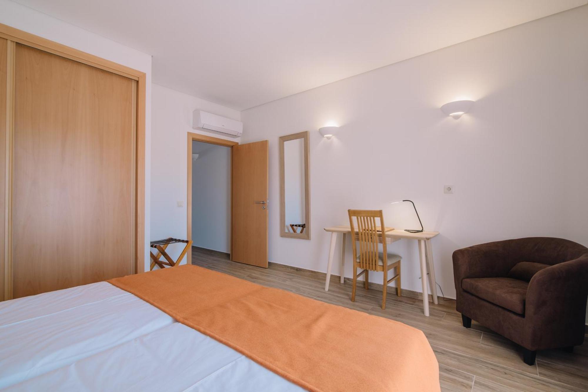 One-Bedroom Apartment,1274485108:JPEG