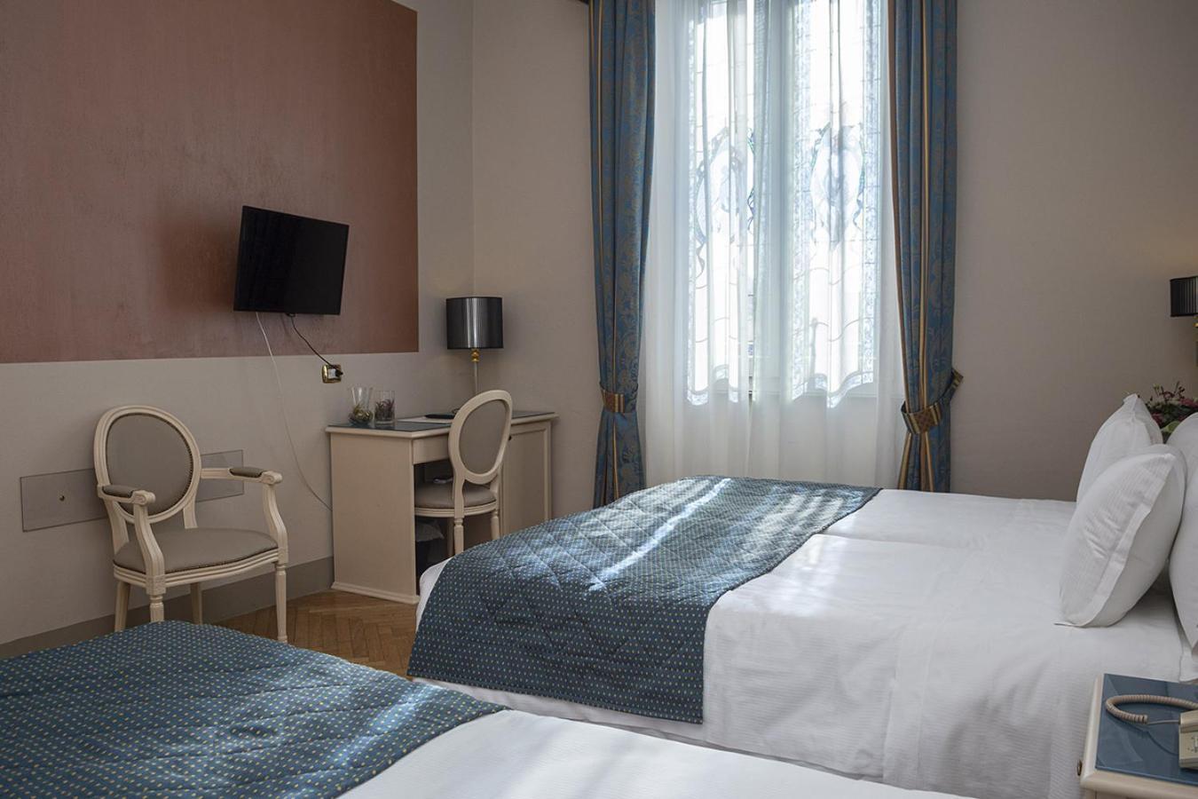 Triple Room,989168698:JPEG