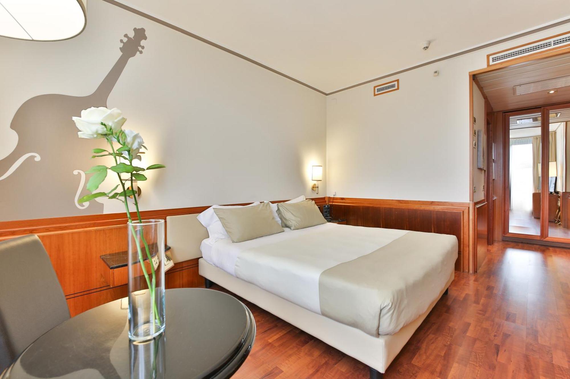 Large Double Room,1209384595:JPEG