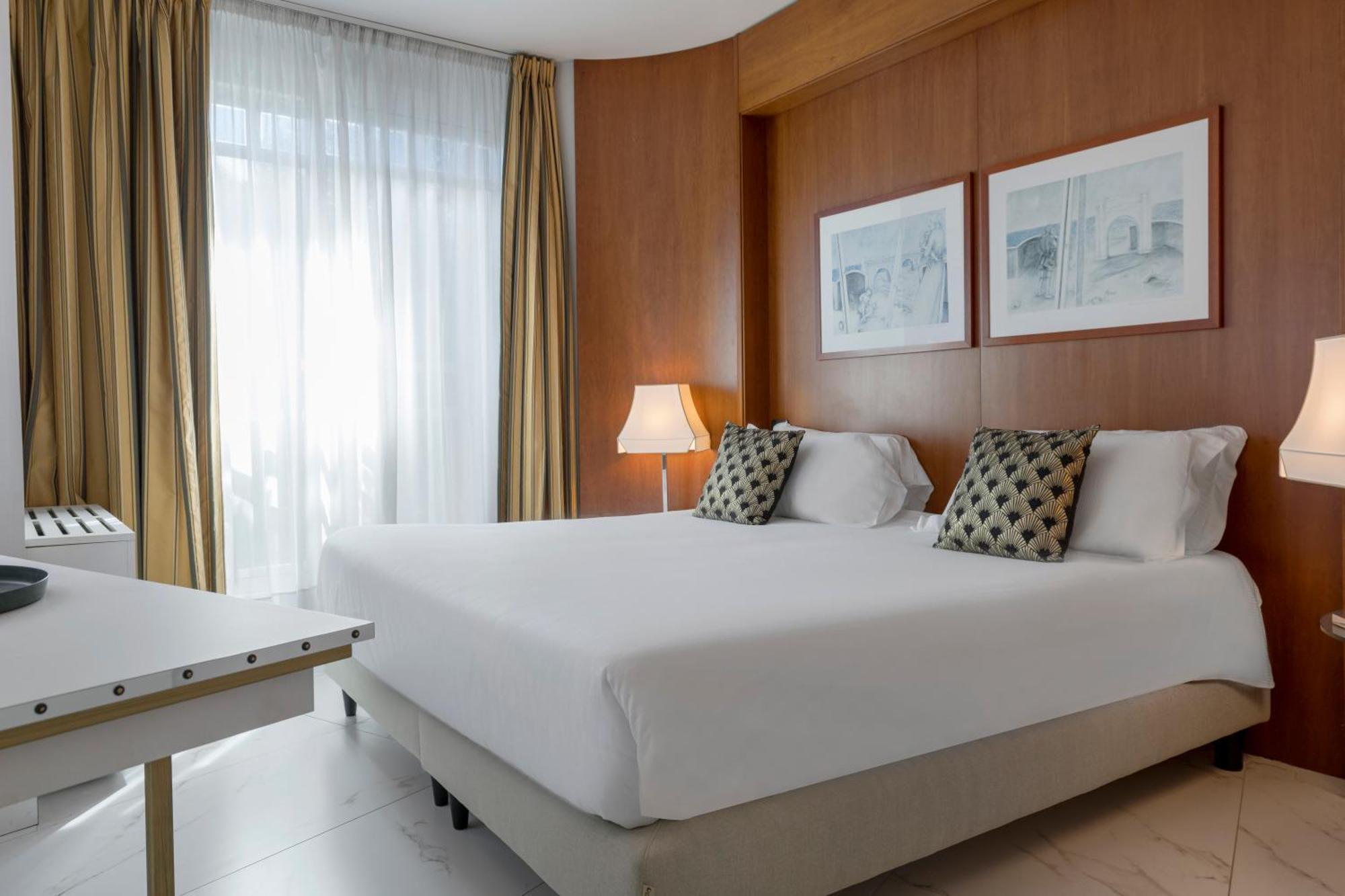 Single Room City View Spa Access