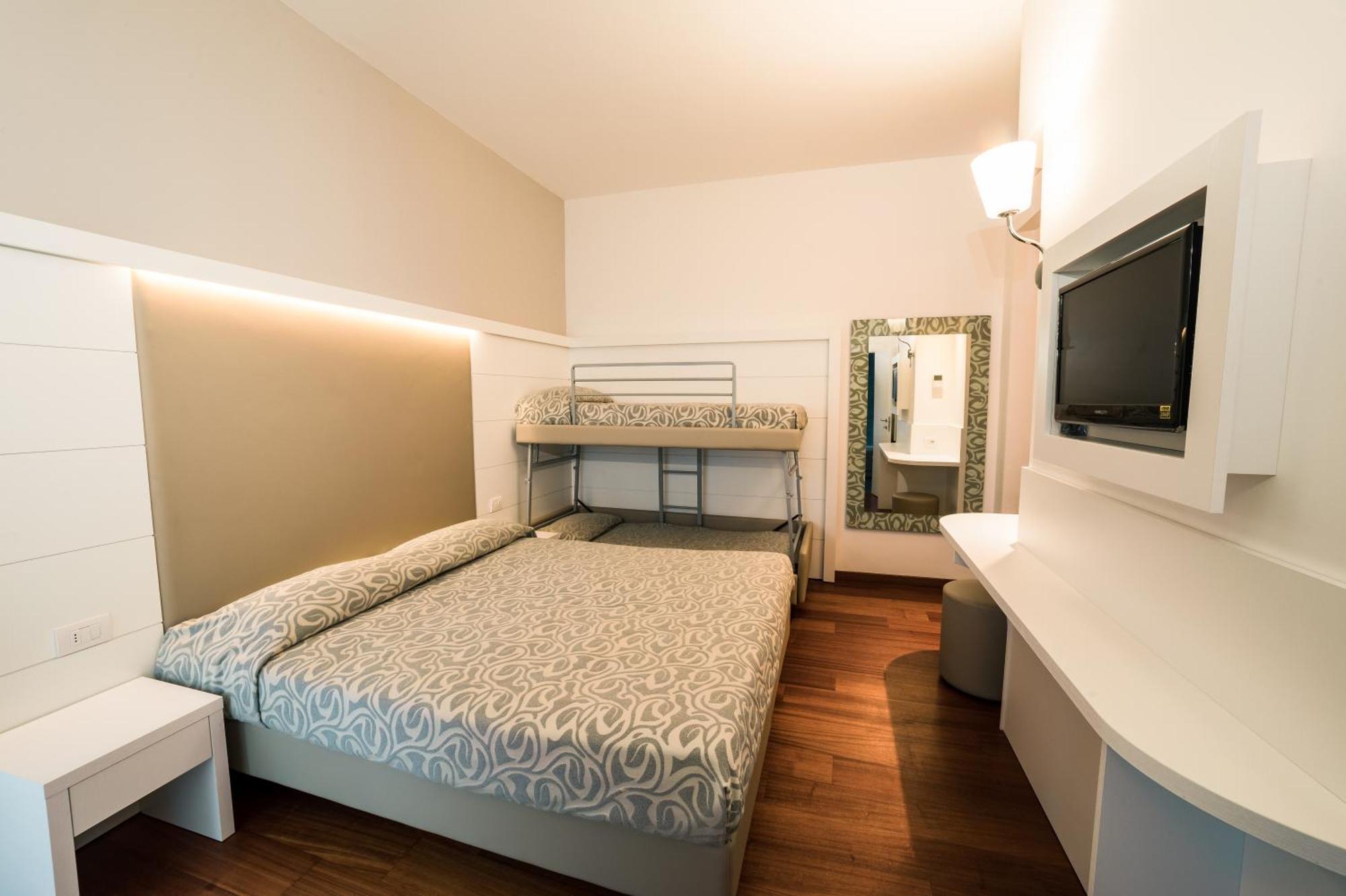 Quadruple Room,644970273:JPEG