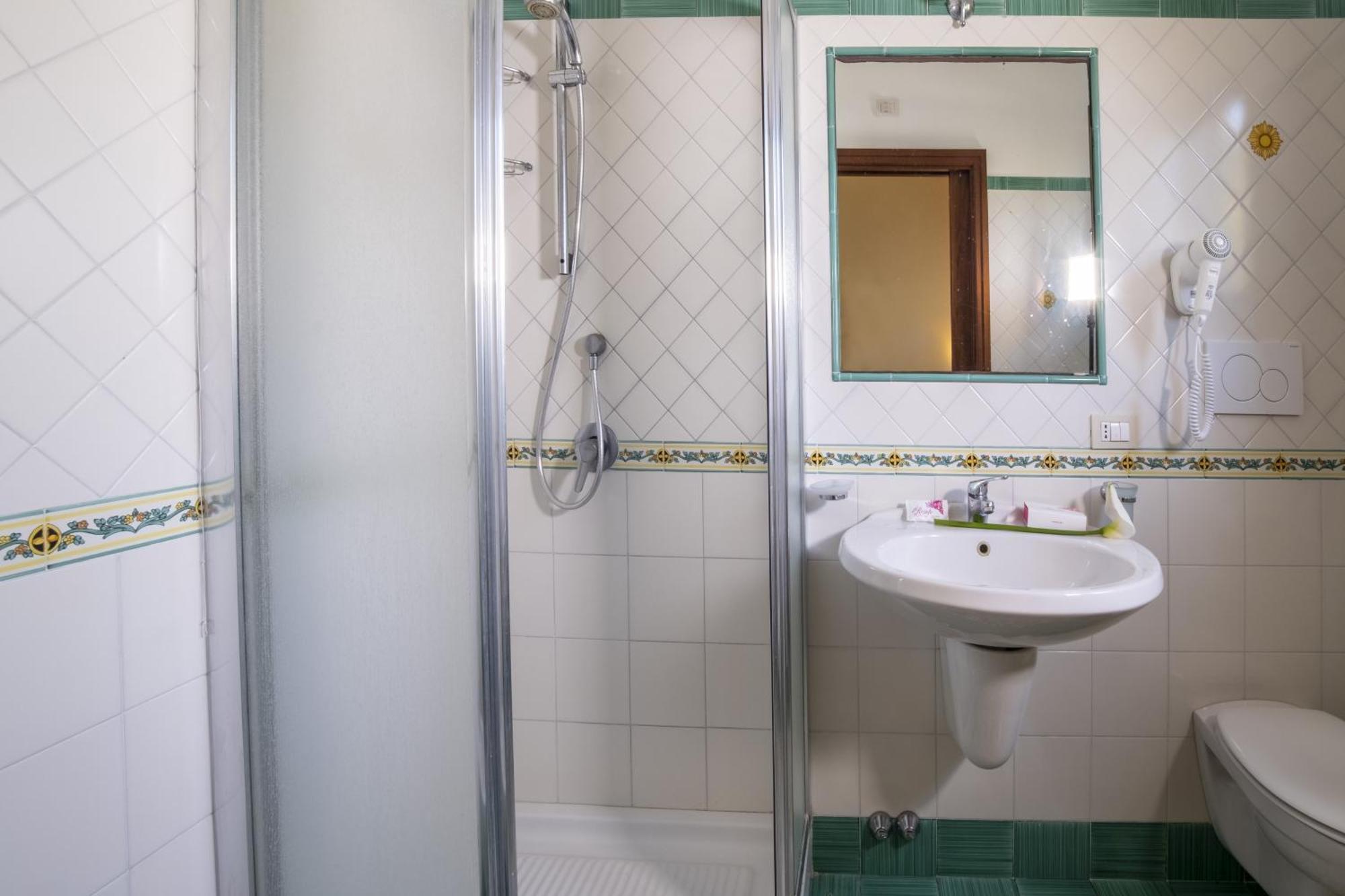 Large Double or Twin Room