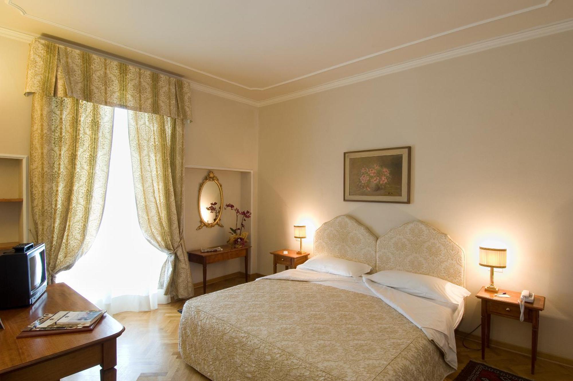 Deluxe Double or Twin Room