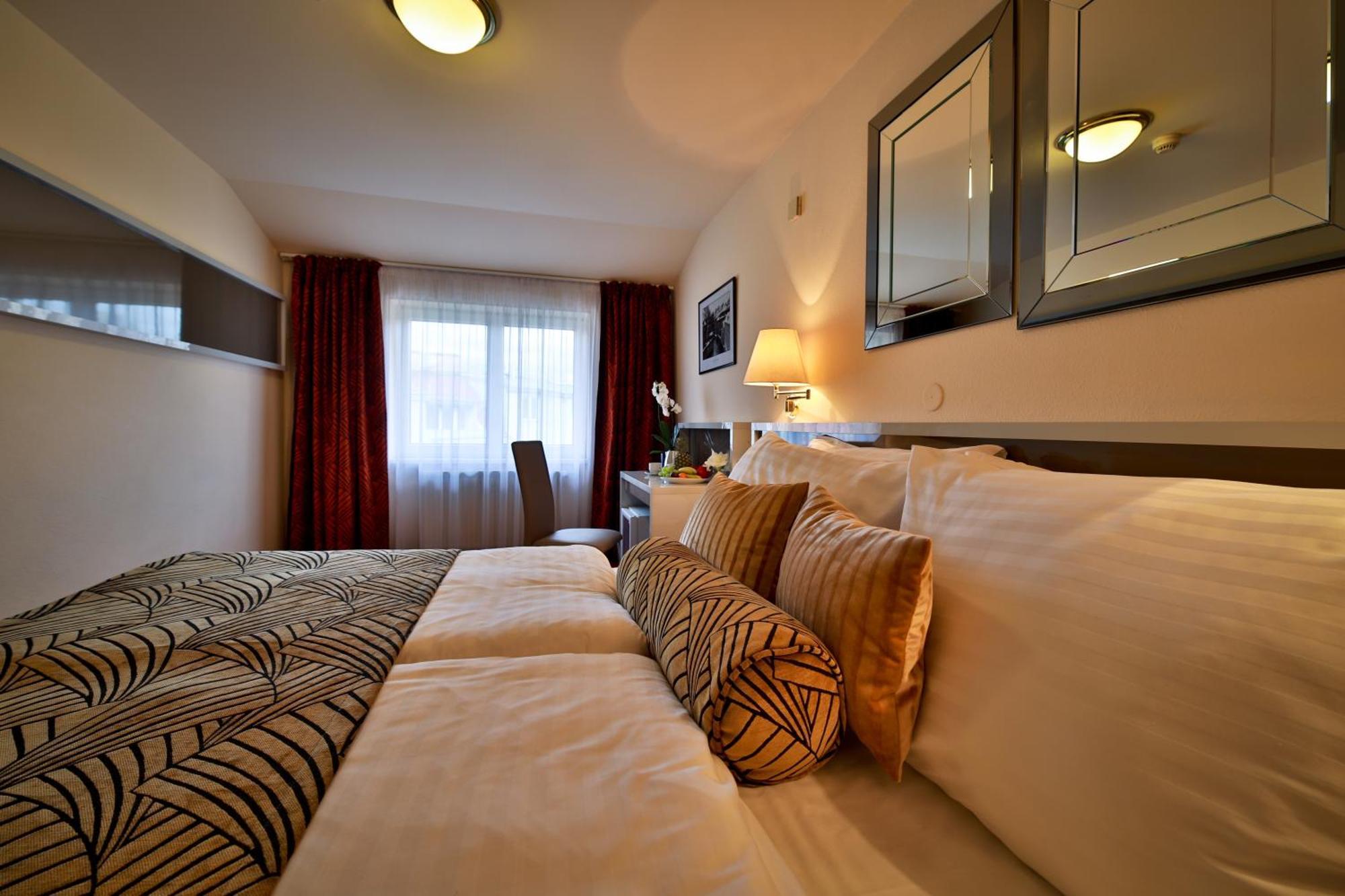 Superior Double or Twin Room,1209600154:JPEG