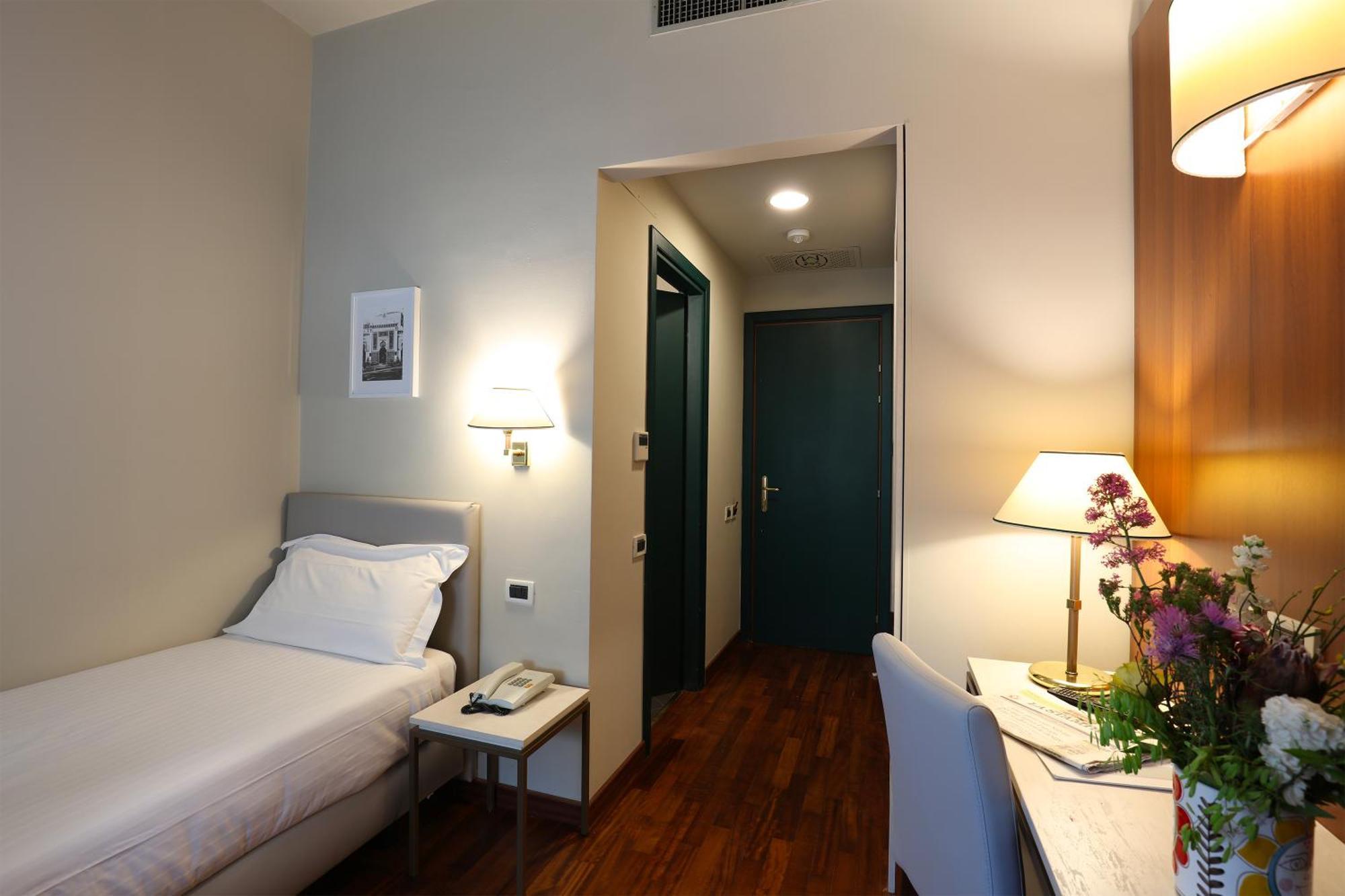 Single Room,1209627982:JPEG