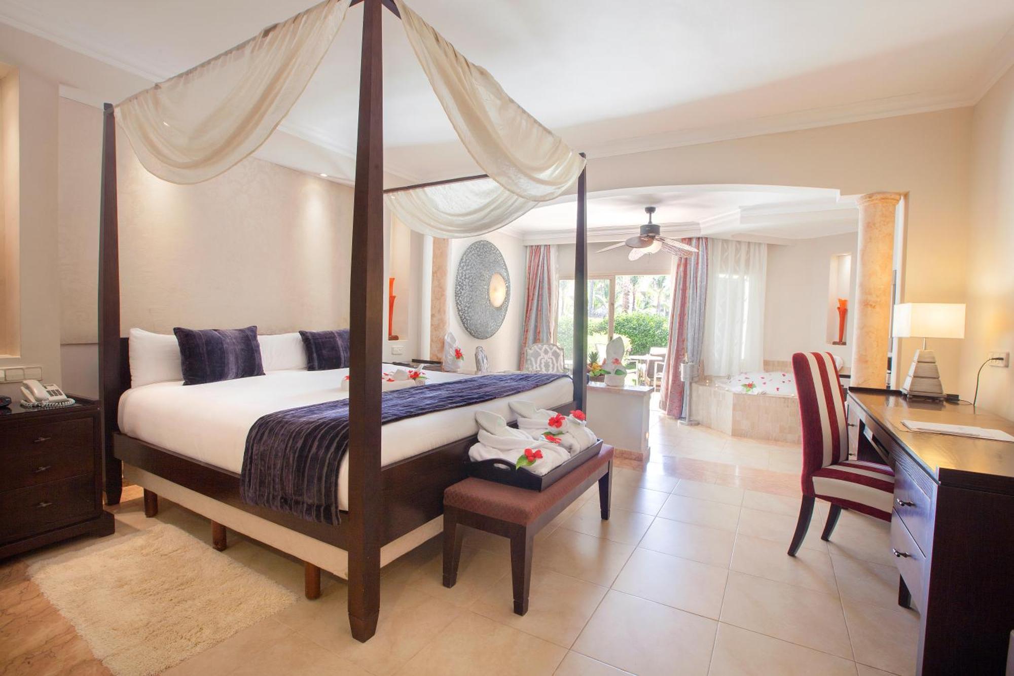 Elegance Club Majestic Jr Suite Swim up Adults Only 18 WiFi