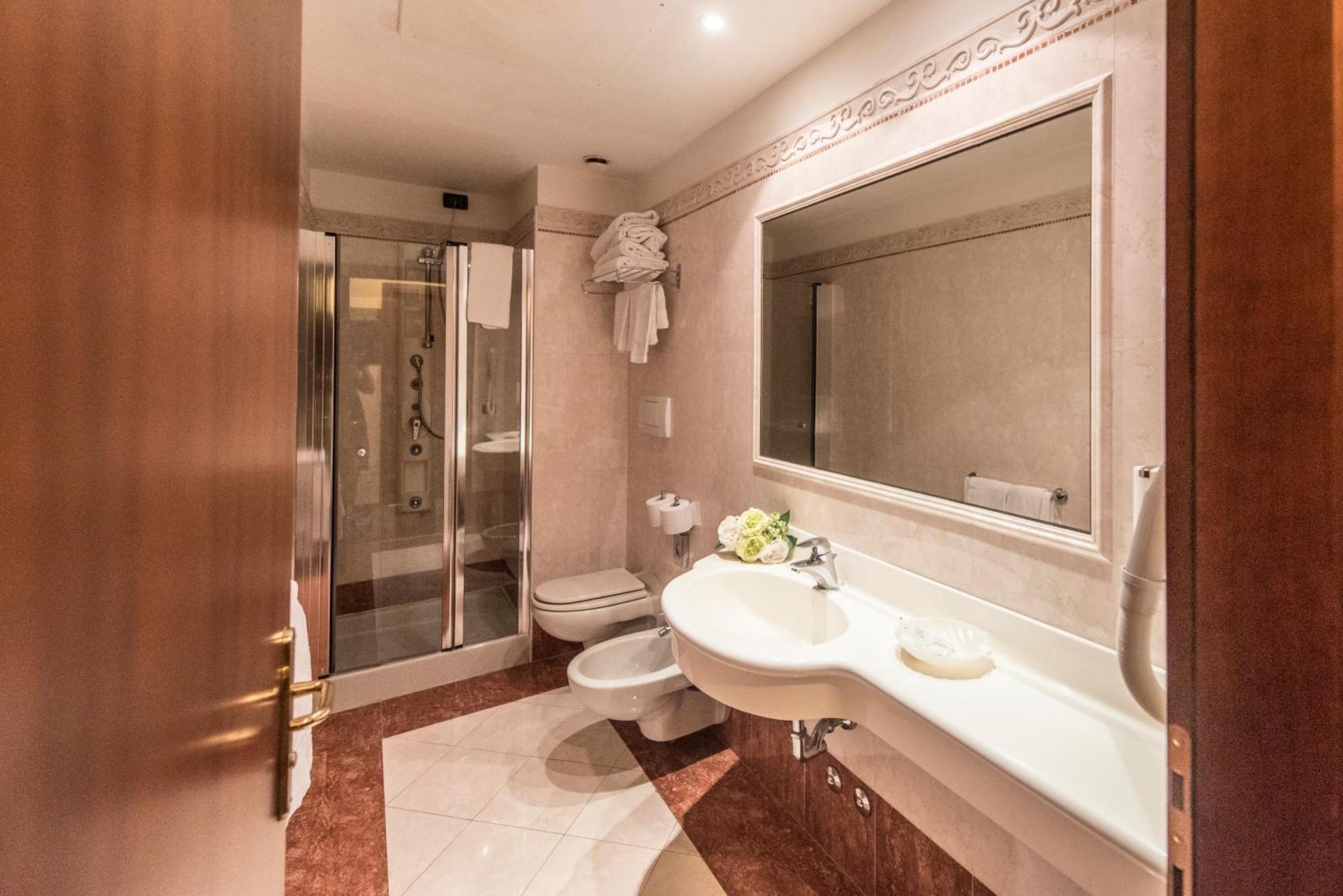 Junior Suite,1586823094:JPEG