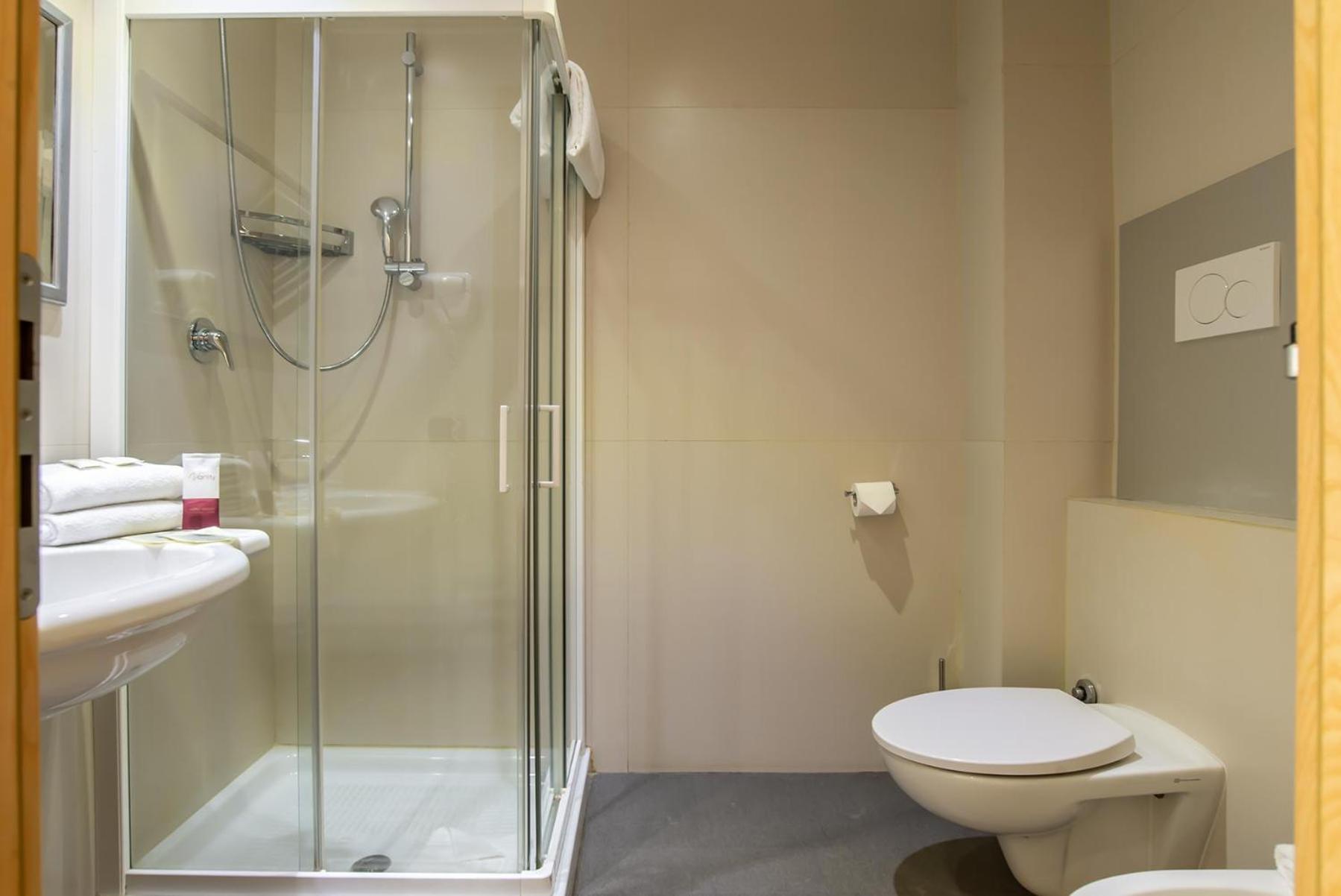 Triple Room,1065673960:JPEG