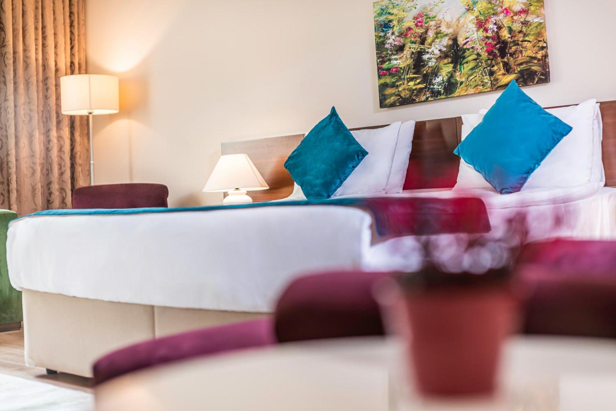 Deluxe King Suite