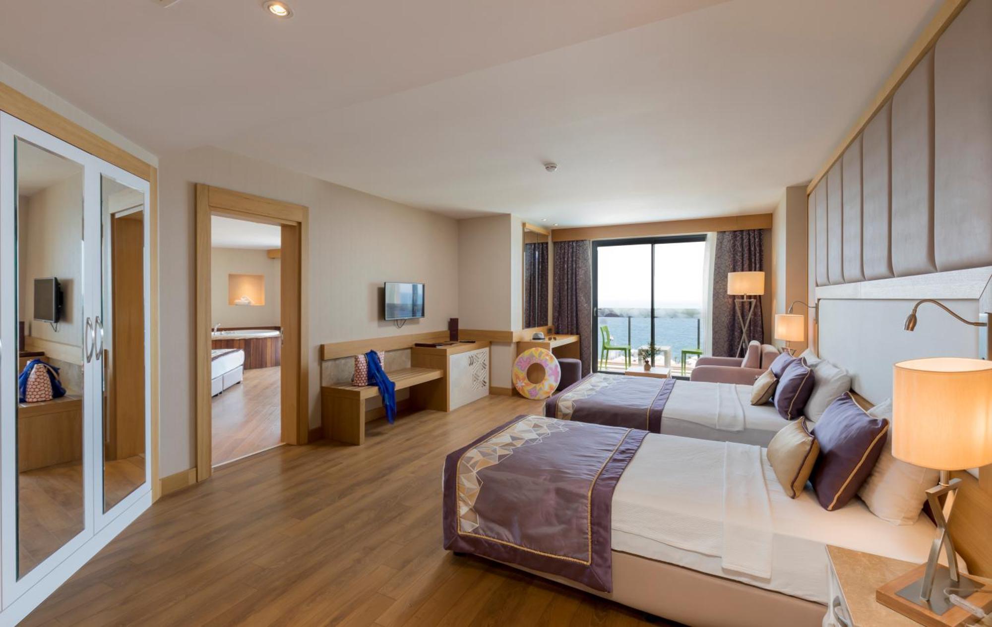 Suite Spa Bath Sea View