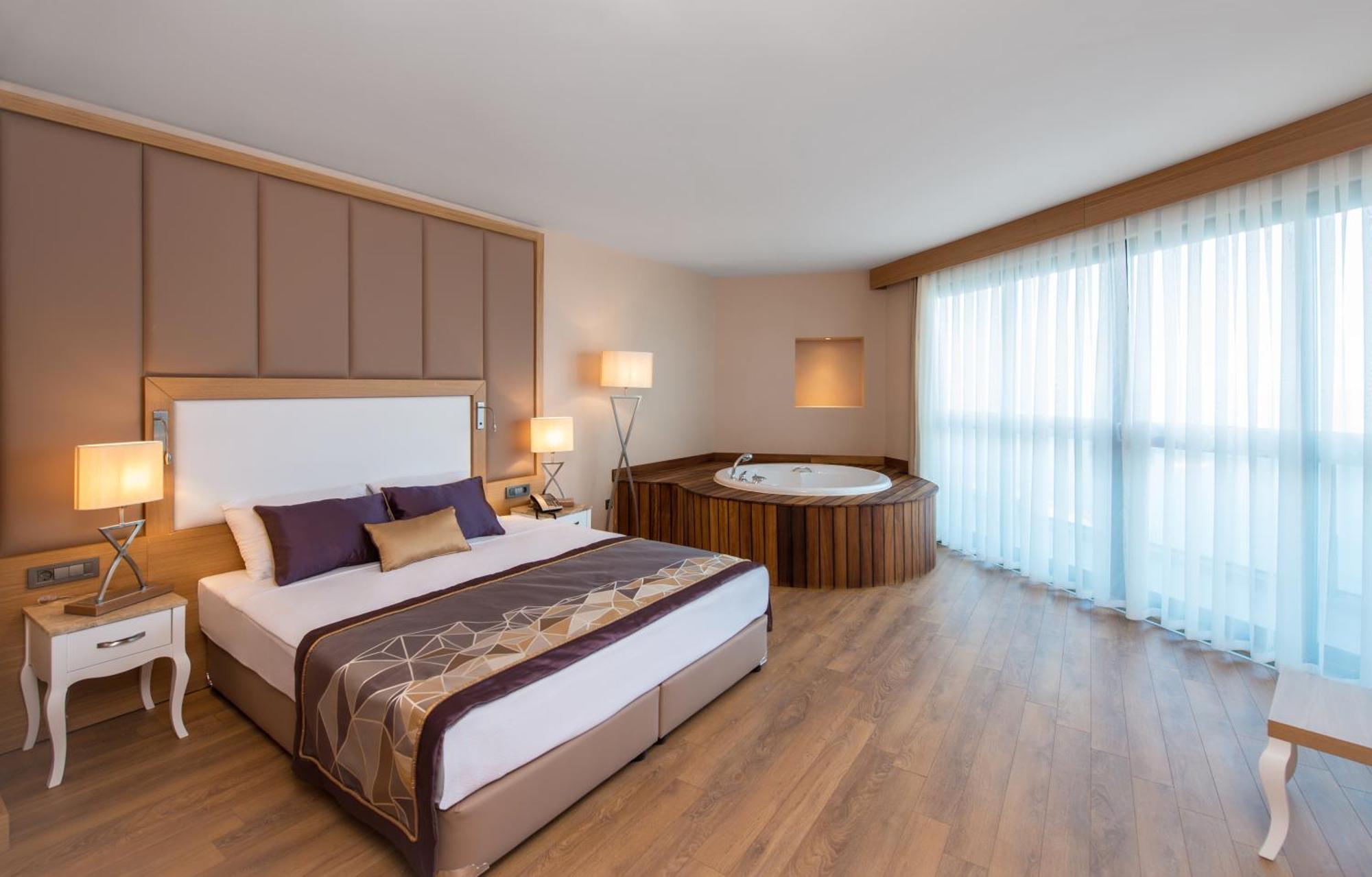 Suite Spa Bath Sea View