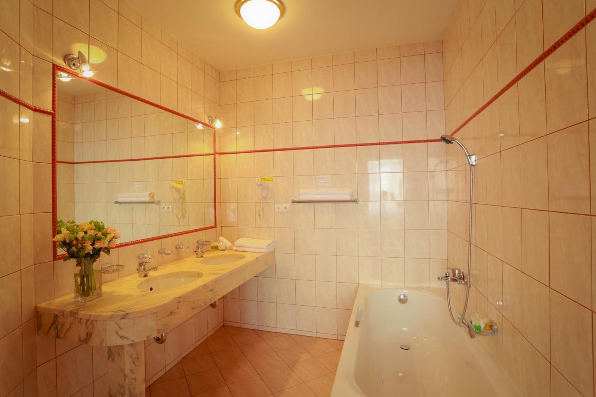 Junior Suite,1644402103:JPEG