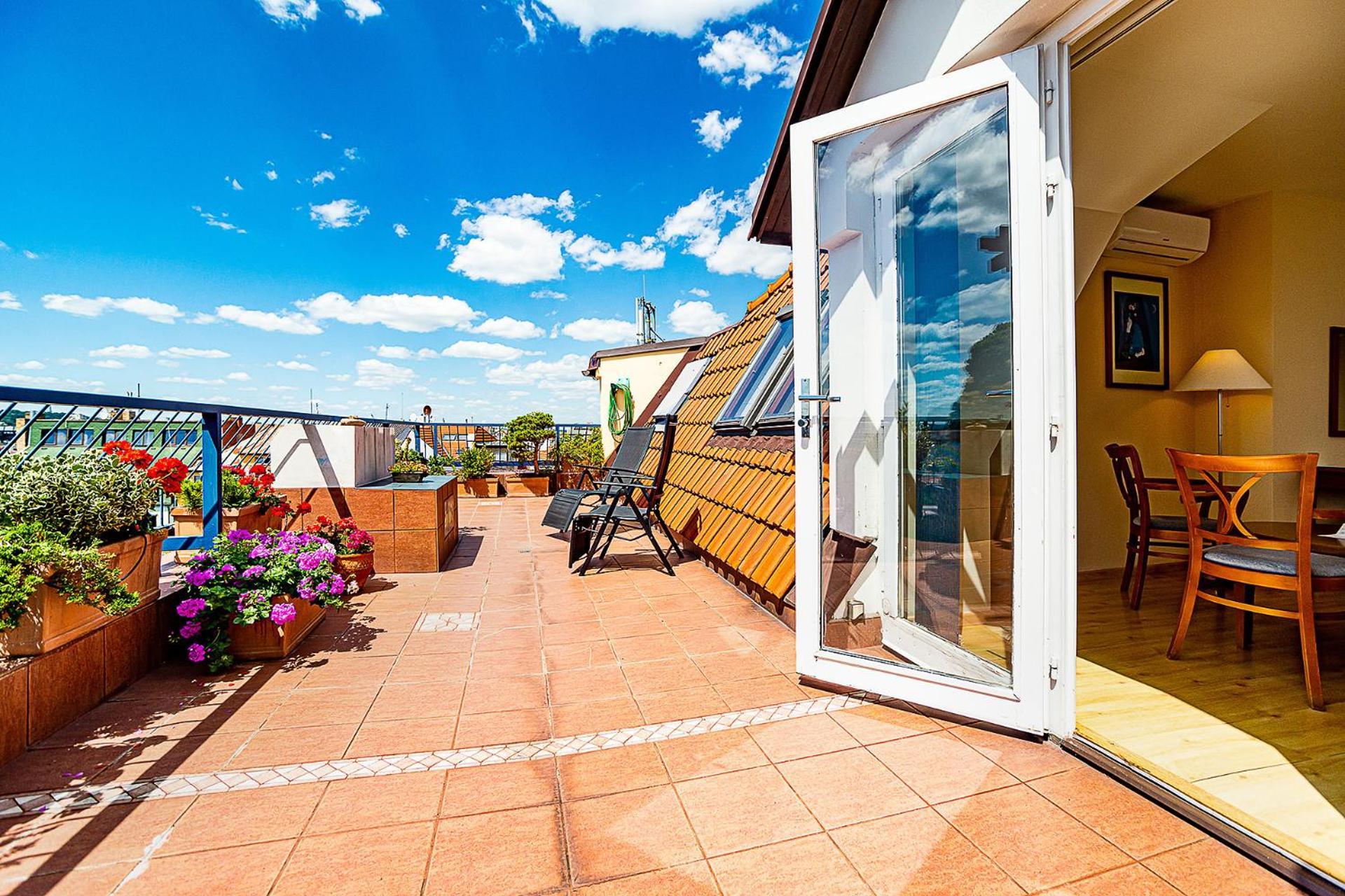 Two-Bedroom Apartment with Terrace,1209811864:JPEG