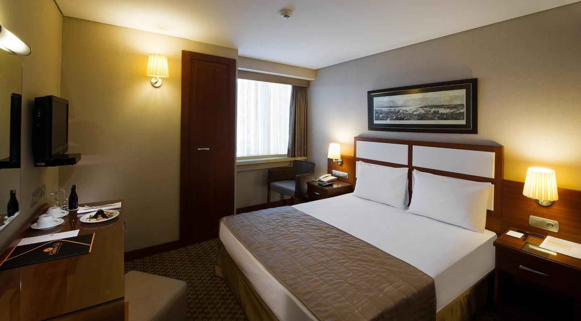 Standard Double or Twin Room,1209852955:JPEG