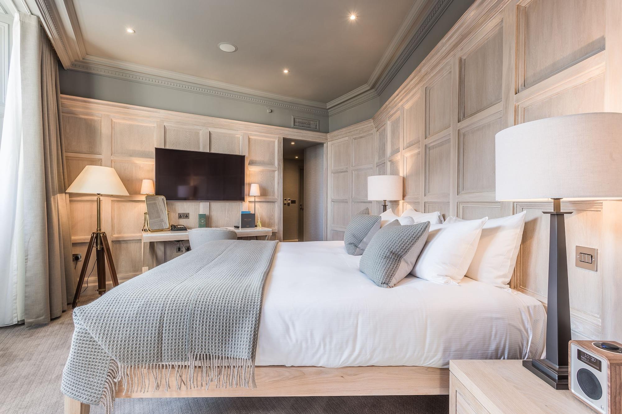 Director Twin or Double Room City View