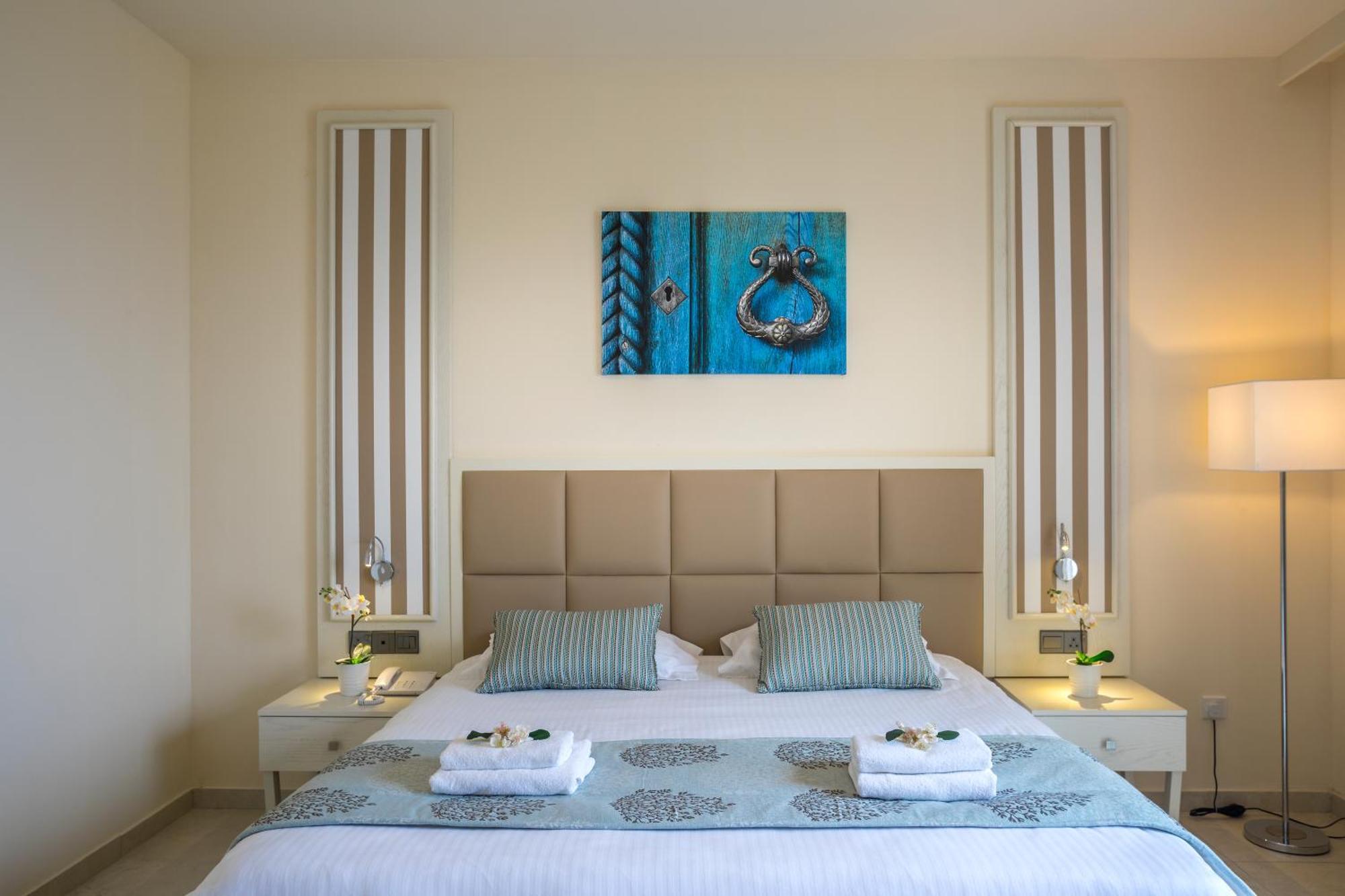 Superior Double Room Inland View