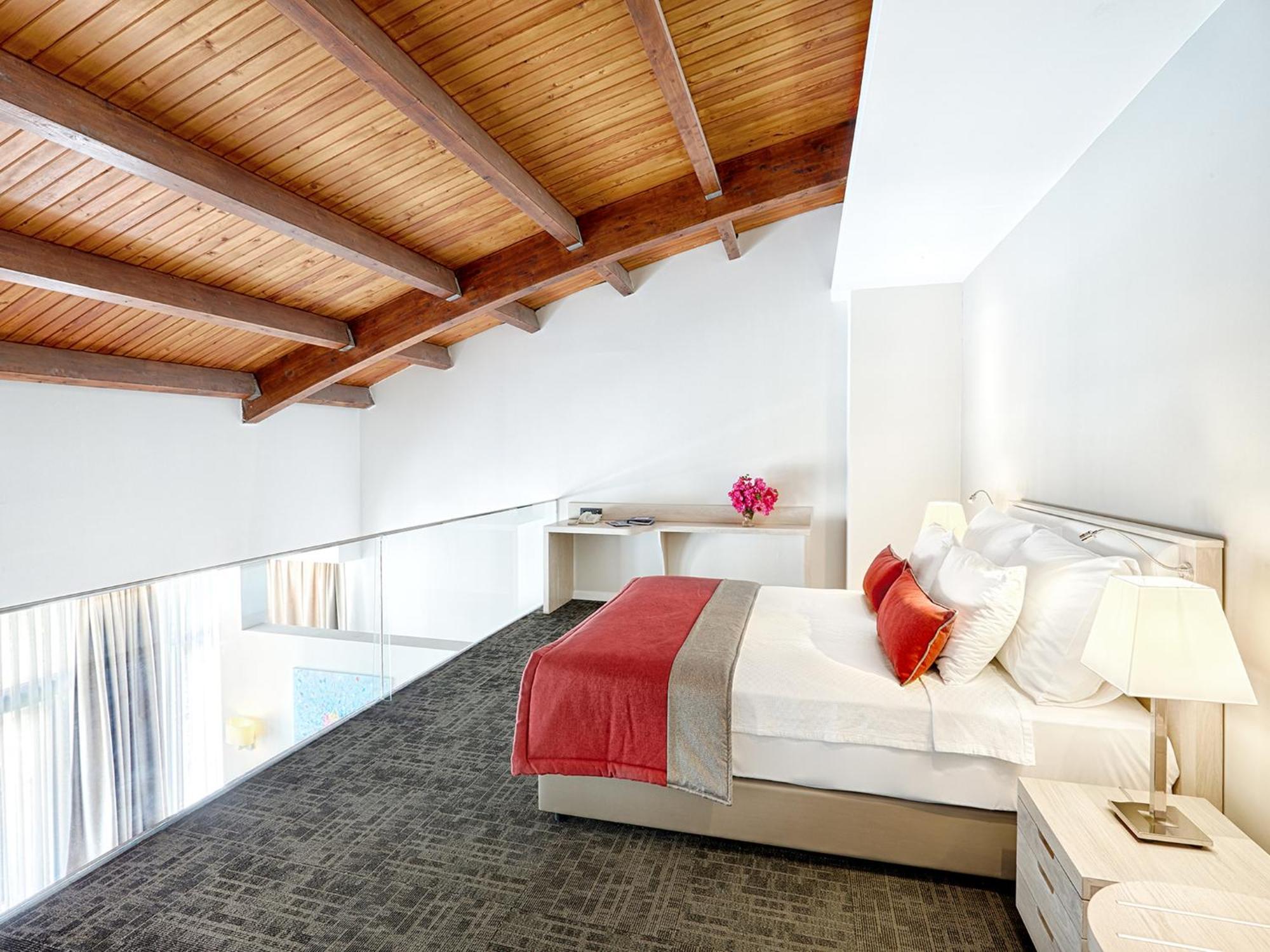 Duplex Room