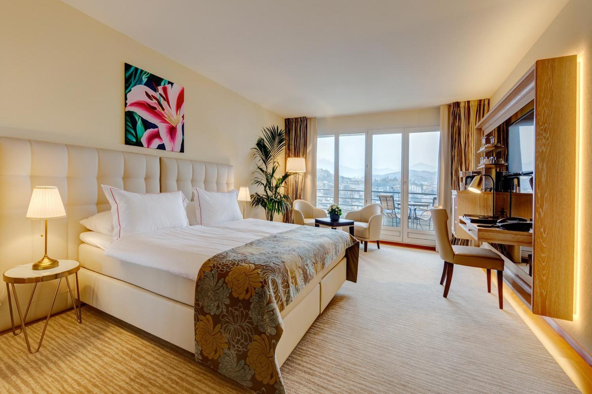 Deluxe Double Room Lake View
