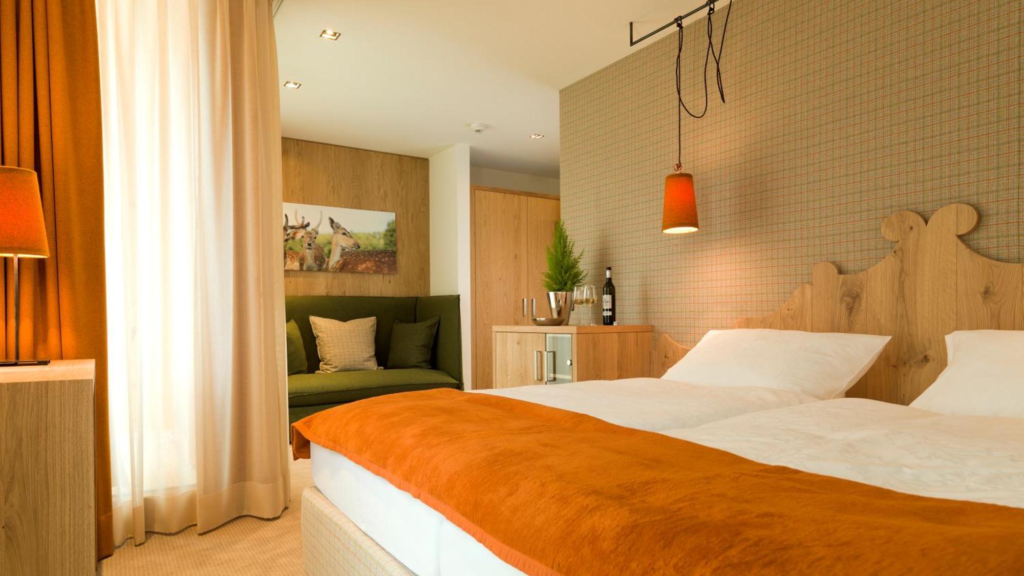Luxury Room with Balcony,688269408:JPEG