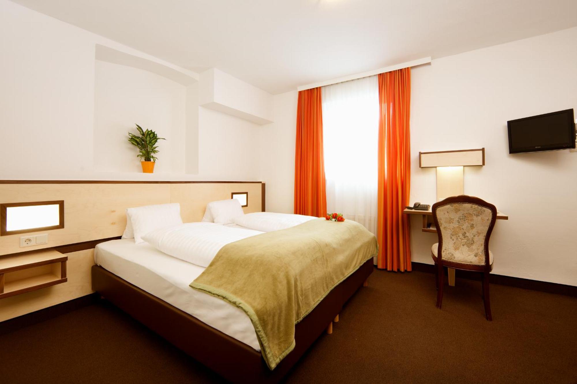 Double or Twin Room,1210218295:JPEG