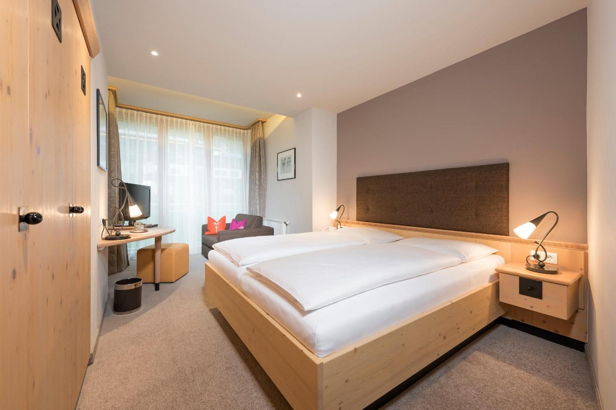 Classic Double Room,1316950264:JPEG