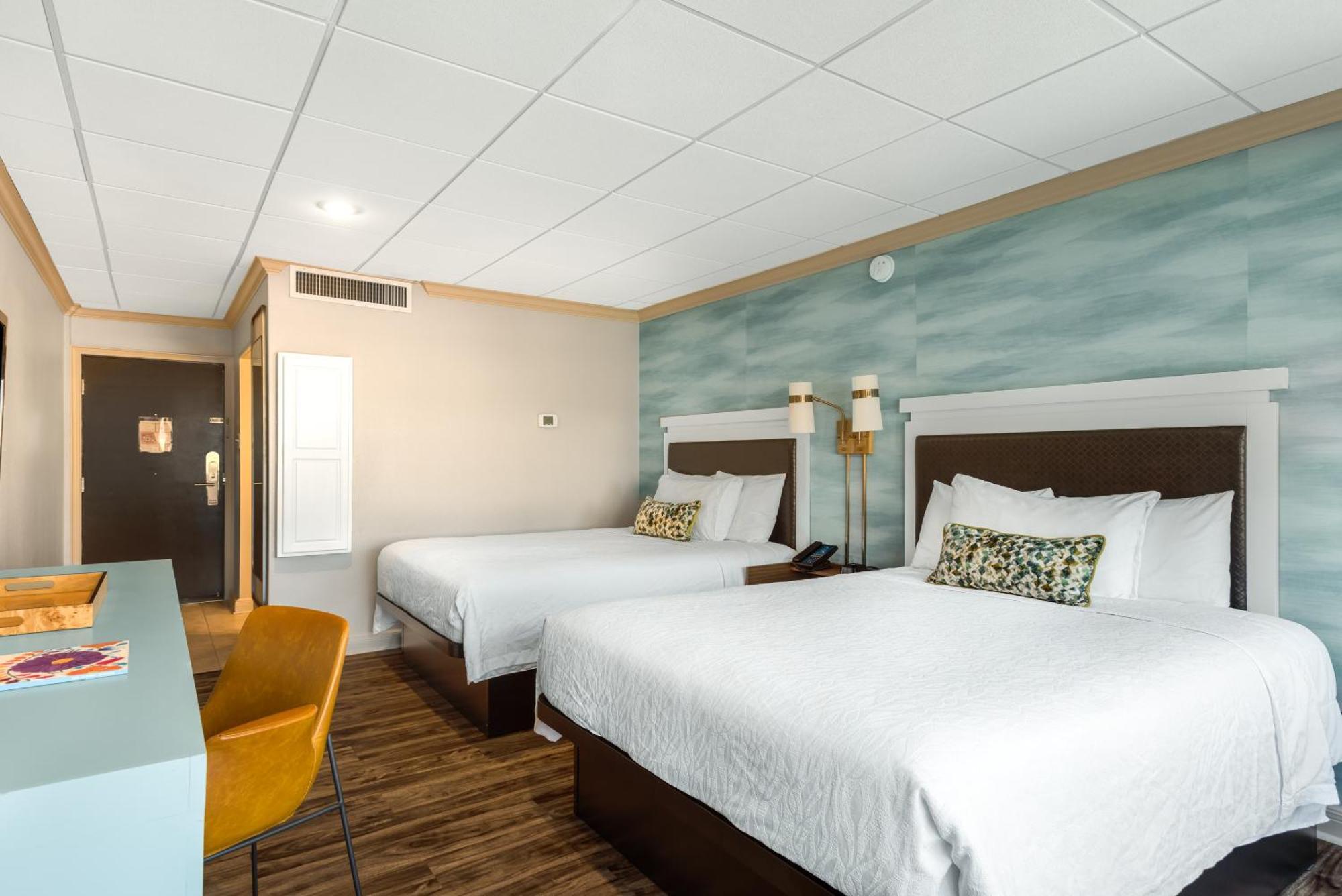 Queen Room Pool View
