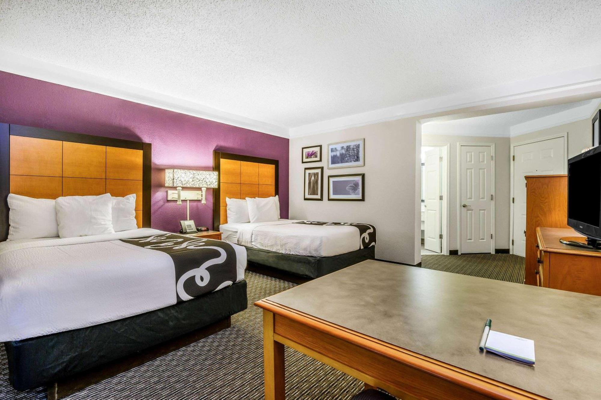 Double Room with Two Double Beds - Mobility Accessible/Pet-Friendly/Non-Smoking