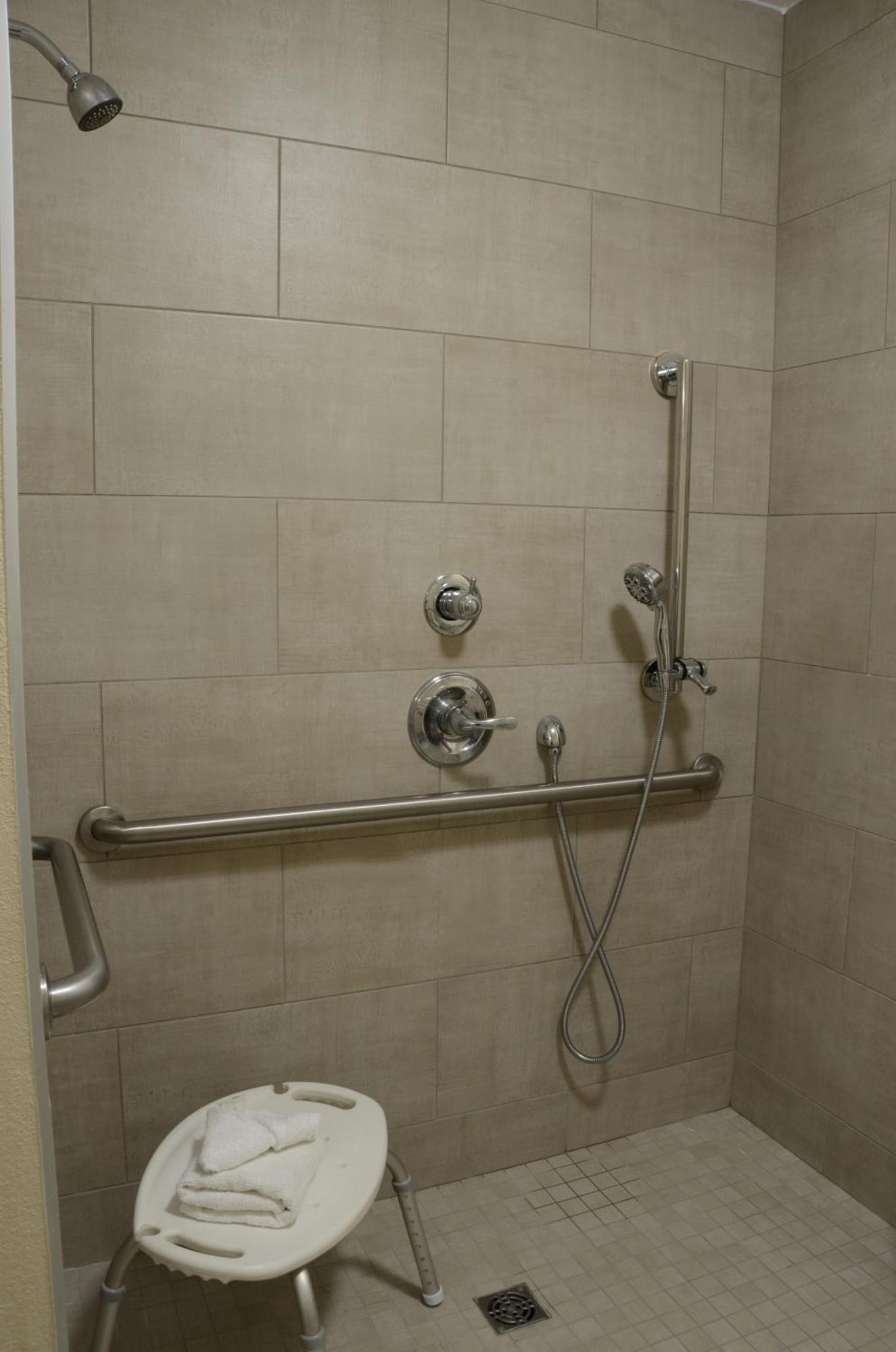 Double Room One Double Bed Mobility Accessible or Non-Smoking,1635083641:JPEG