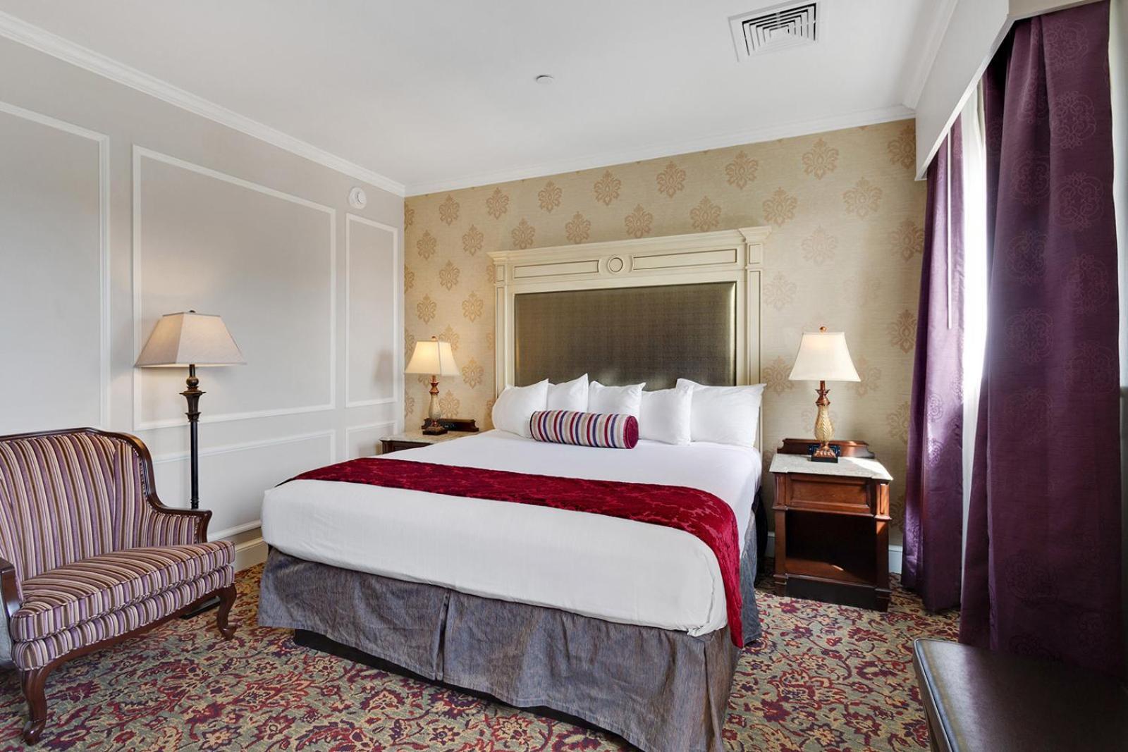 Deluxe King Room