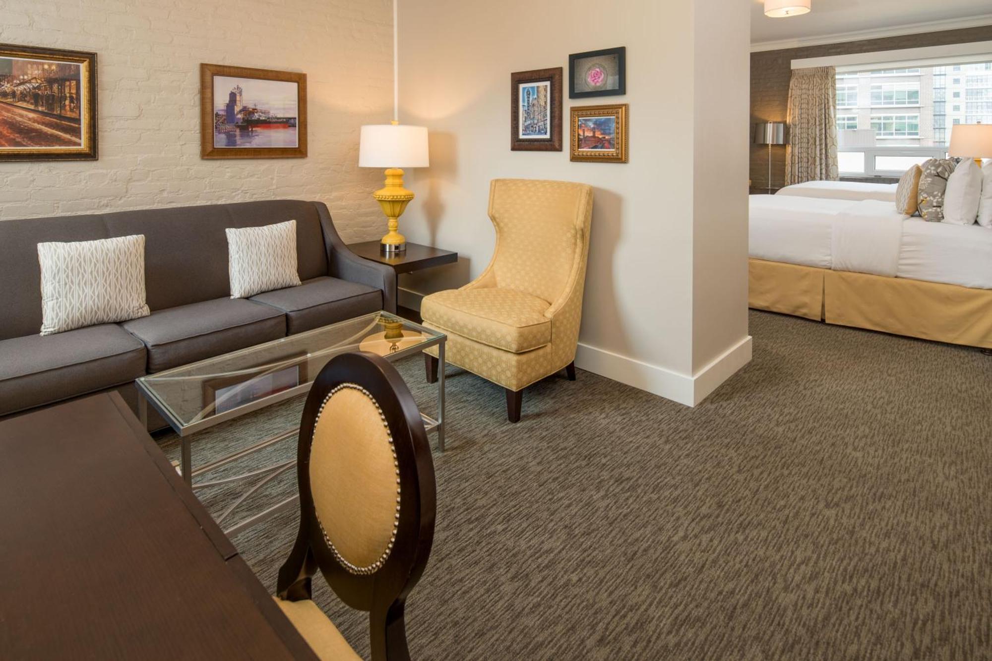 Executive Double Queen Suite