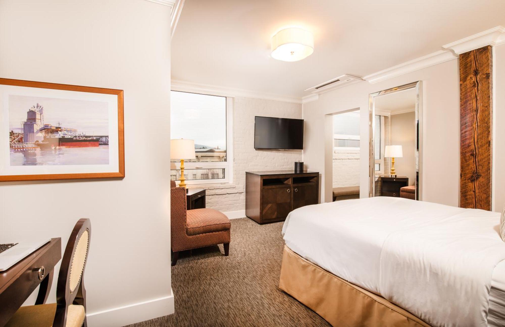 Standard Queen Room