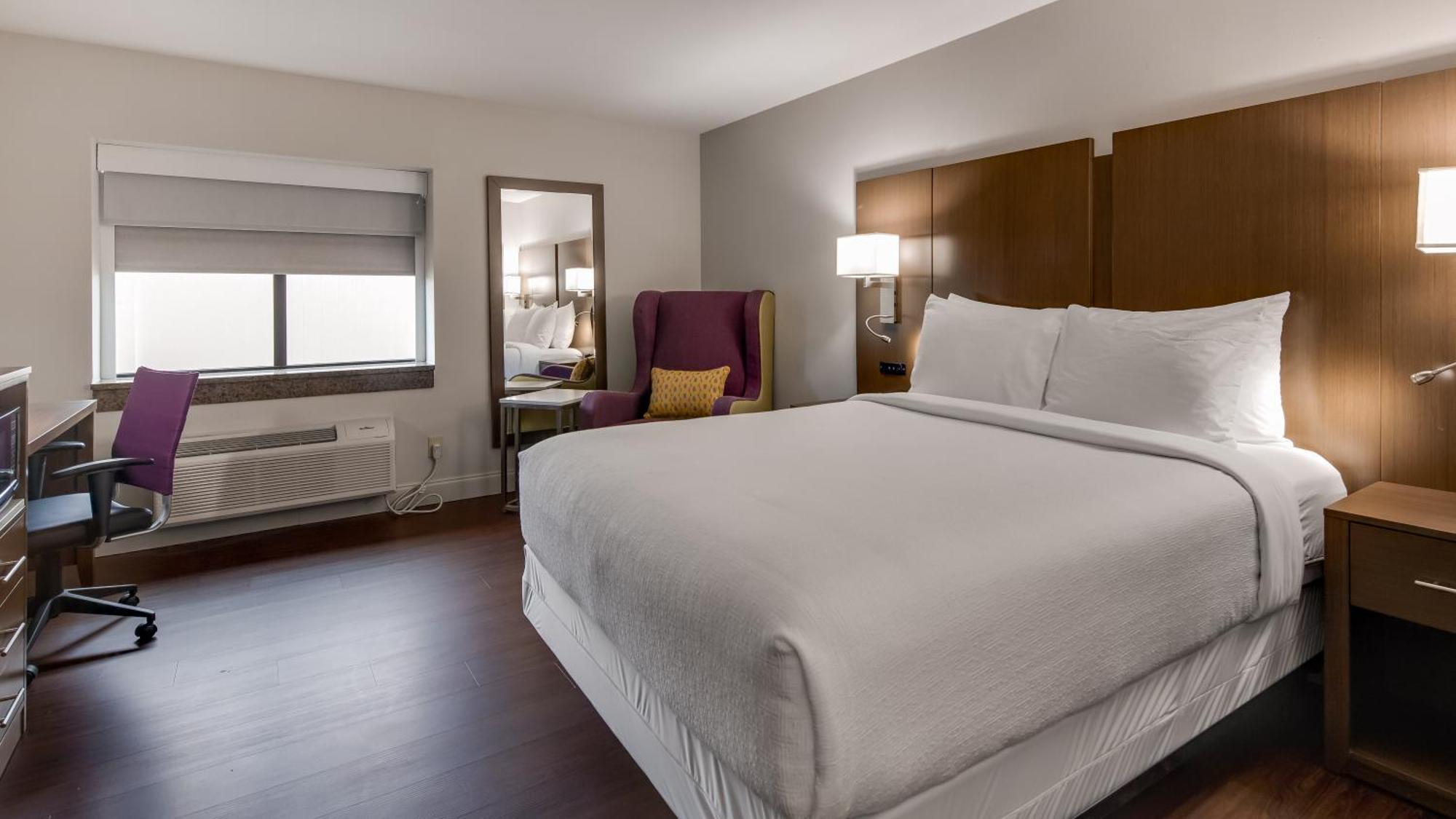 Queen Room Mobility Access