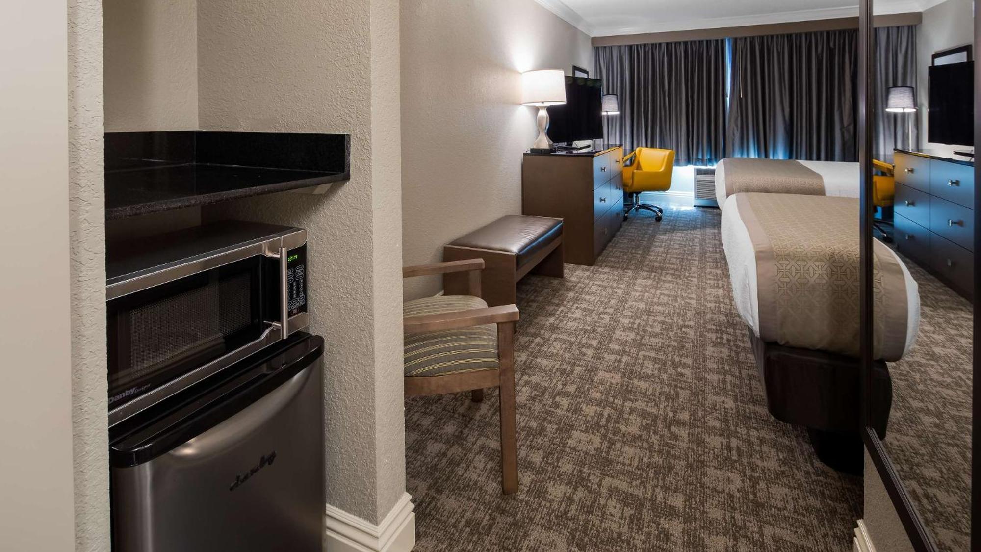 Double Room Two Double Beds Non-Smoking