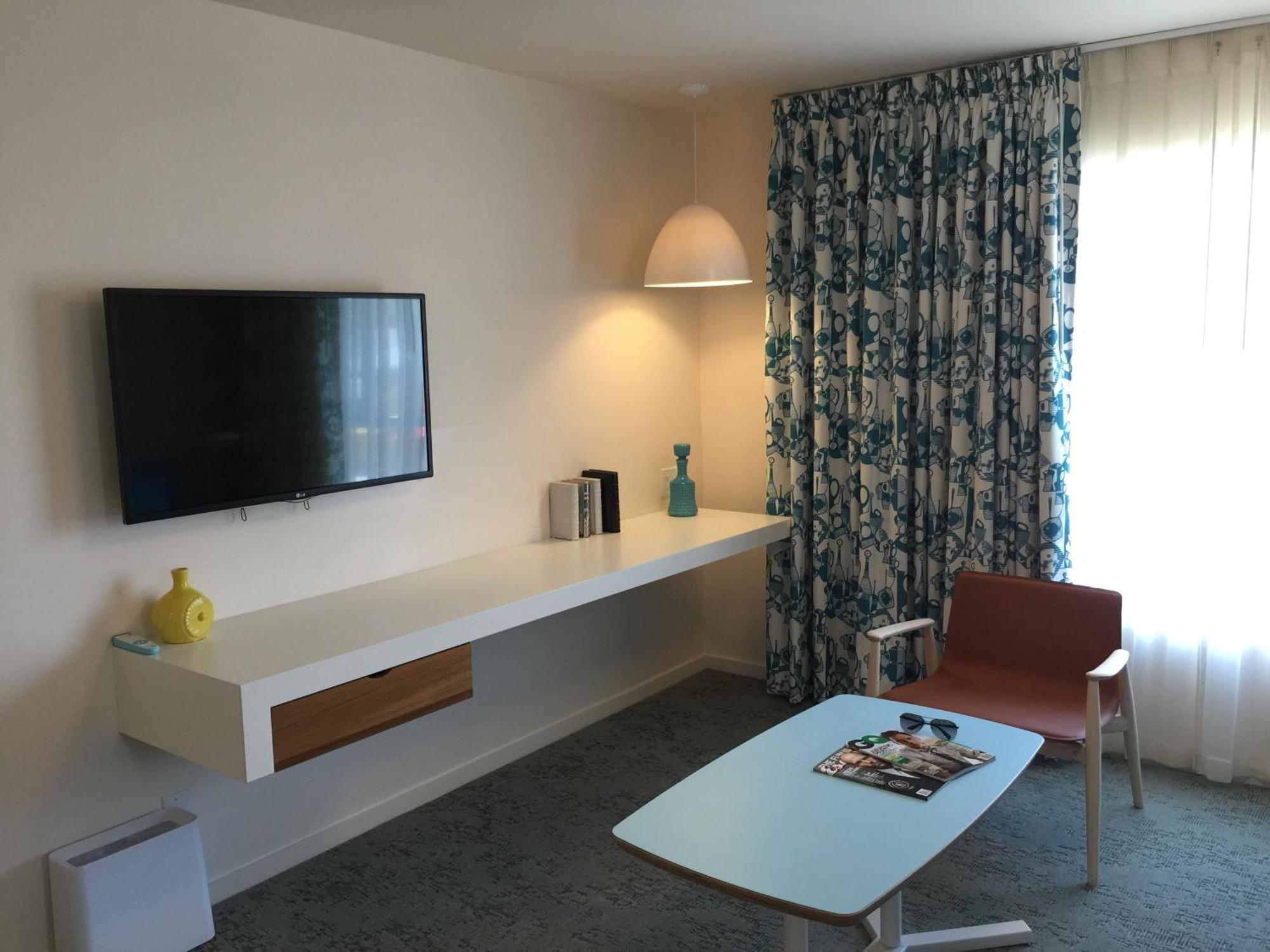 Corner Suite