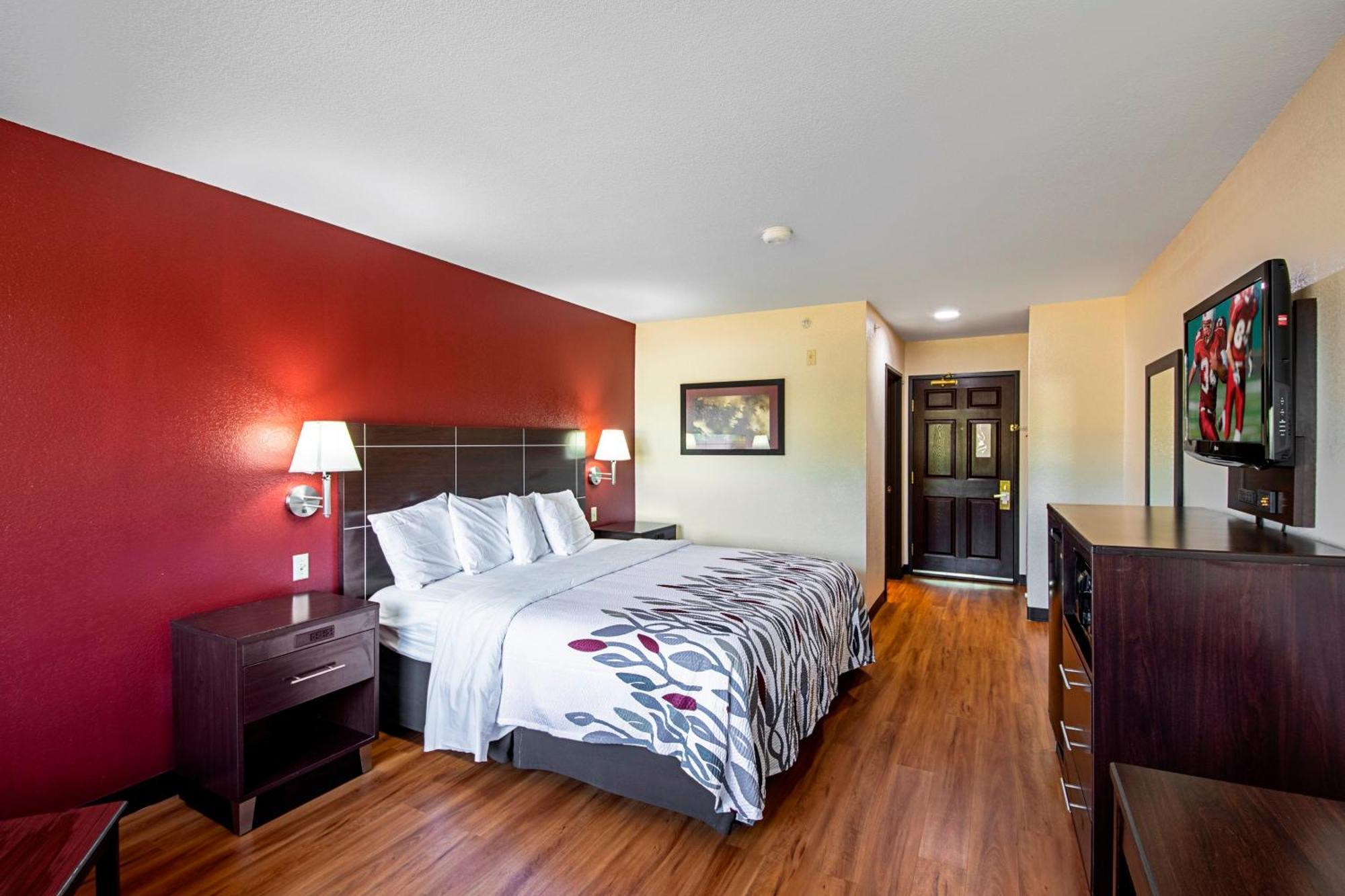 Deluxe King Room Disability Access Non-Smoking