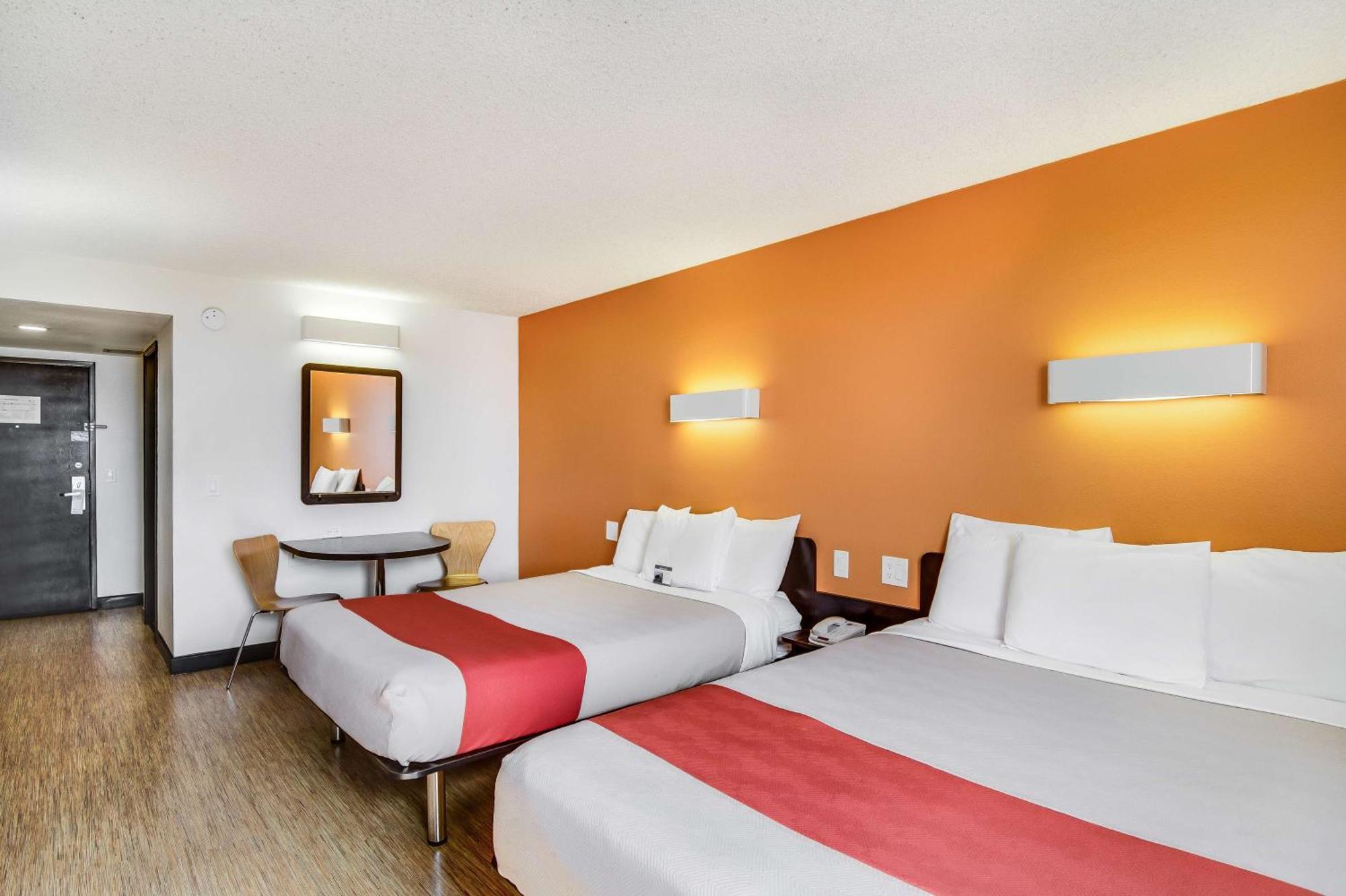 2 Queen Beds | Non-Smoking Micfridge |Outdoor Pool