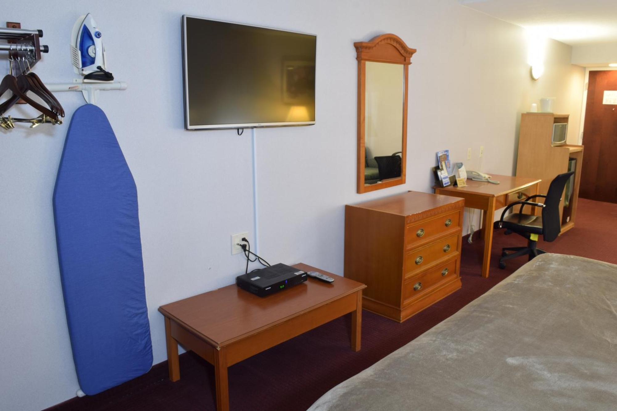 King Suite Accessible or Non-Smoking