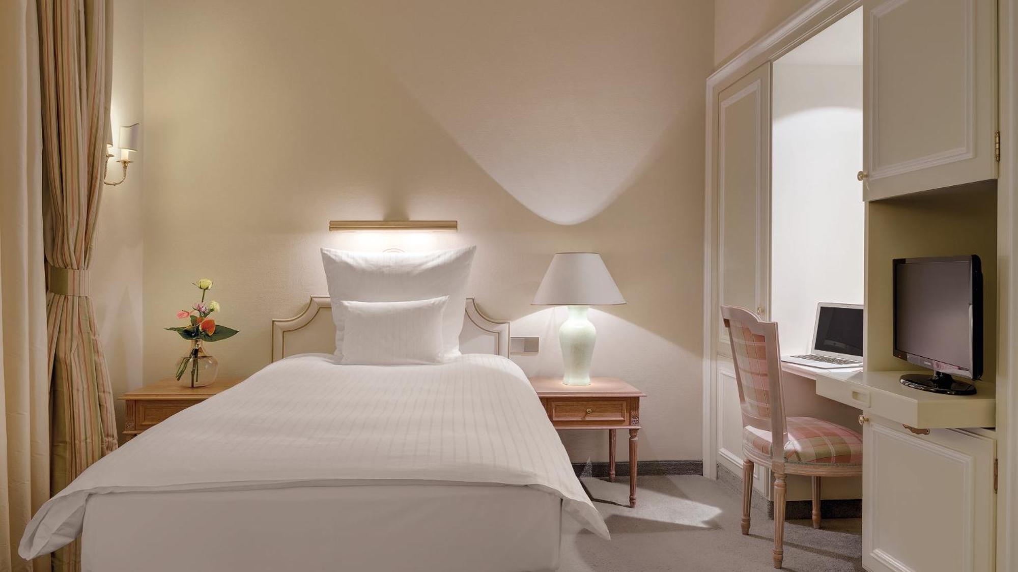 Classic Single Room