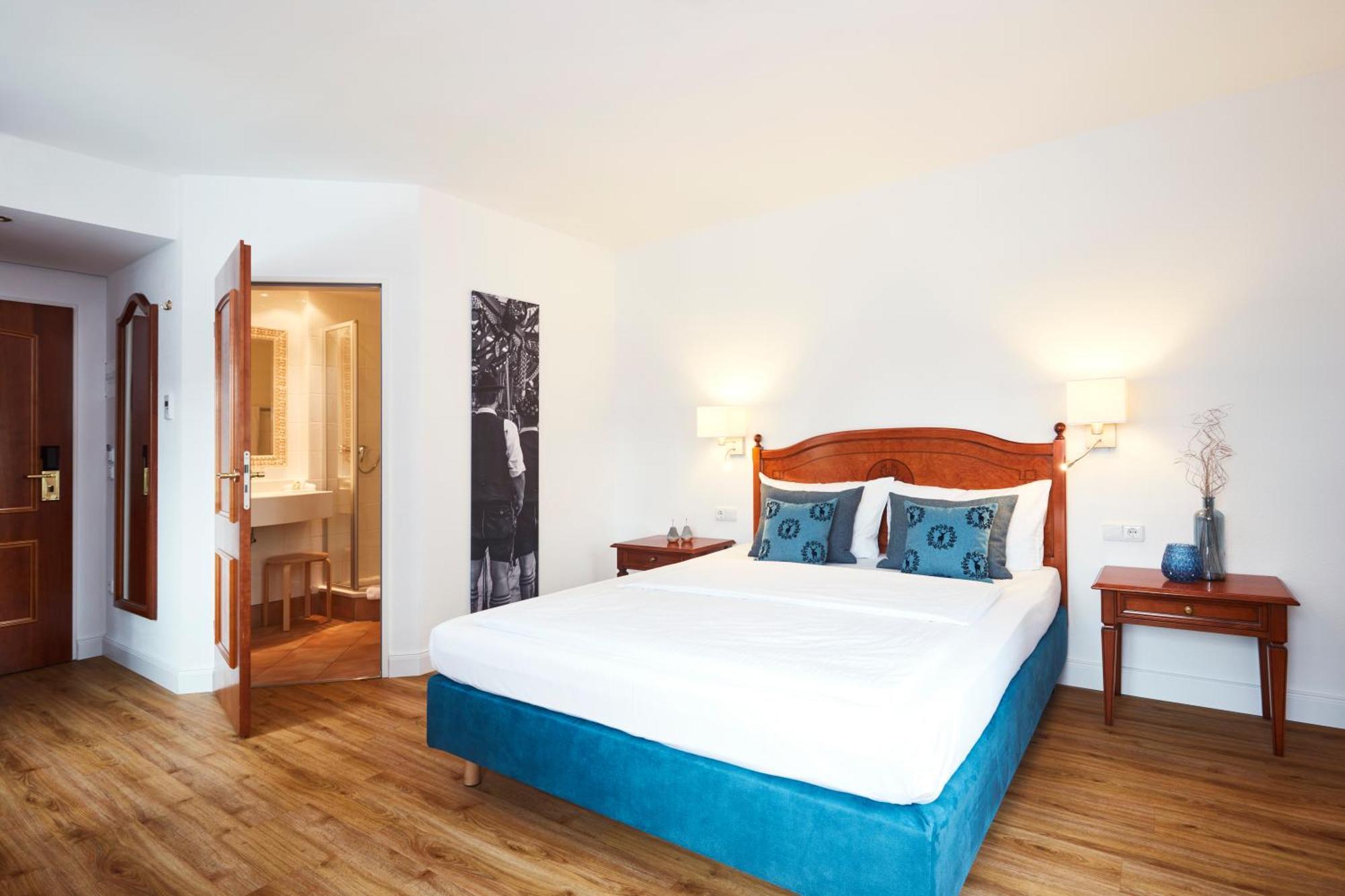 Comfort Room Queen-size bed